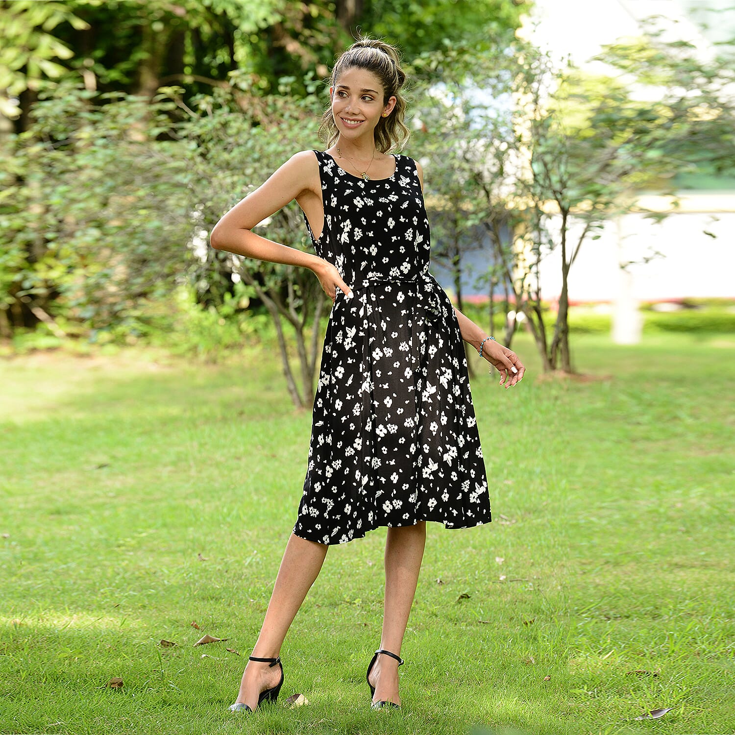 LA MAREY Viscose Striking Geometric Pattern Sleeveless Dress - Teal Green & Multi