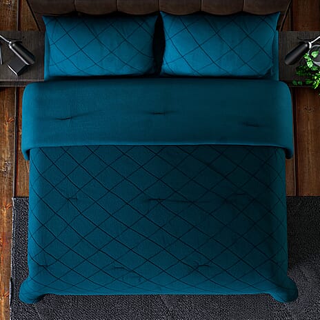 4 Piece Set Solid Microfibre 1 Comforter (225x220 Cm),1 Fitted Sheet (140x190 Cm) and 2 Pillowcases (50x75x Cm) - Green (Double)