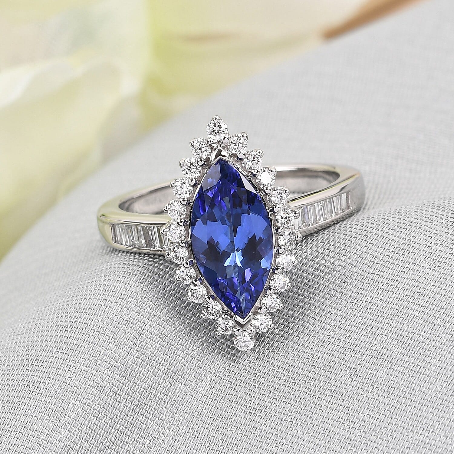RHAPSODY 950 Platinum AAAA Tanzanite and Diamond (VS-E-F) Ring 2.37 Ct, Platinum wt. 6.05 Gms