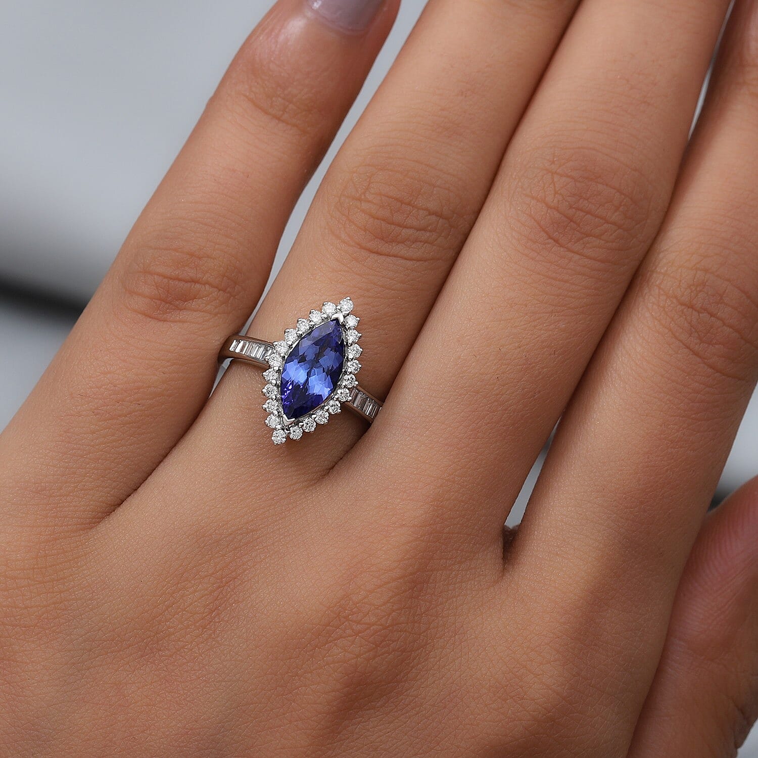 RHAPSODY 950 Platinum AAAA Tanzanite and Diamond (VS-E-F) Ring 2.37 Ct, Platinum wt. 6.05 Gms