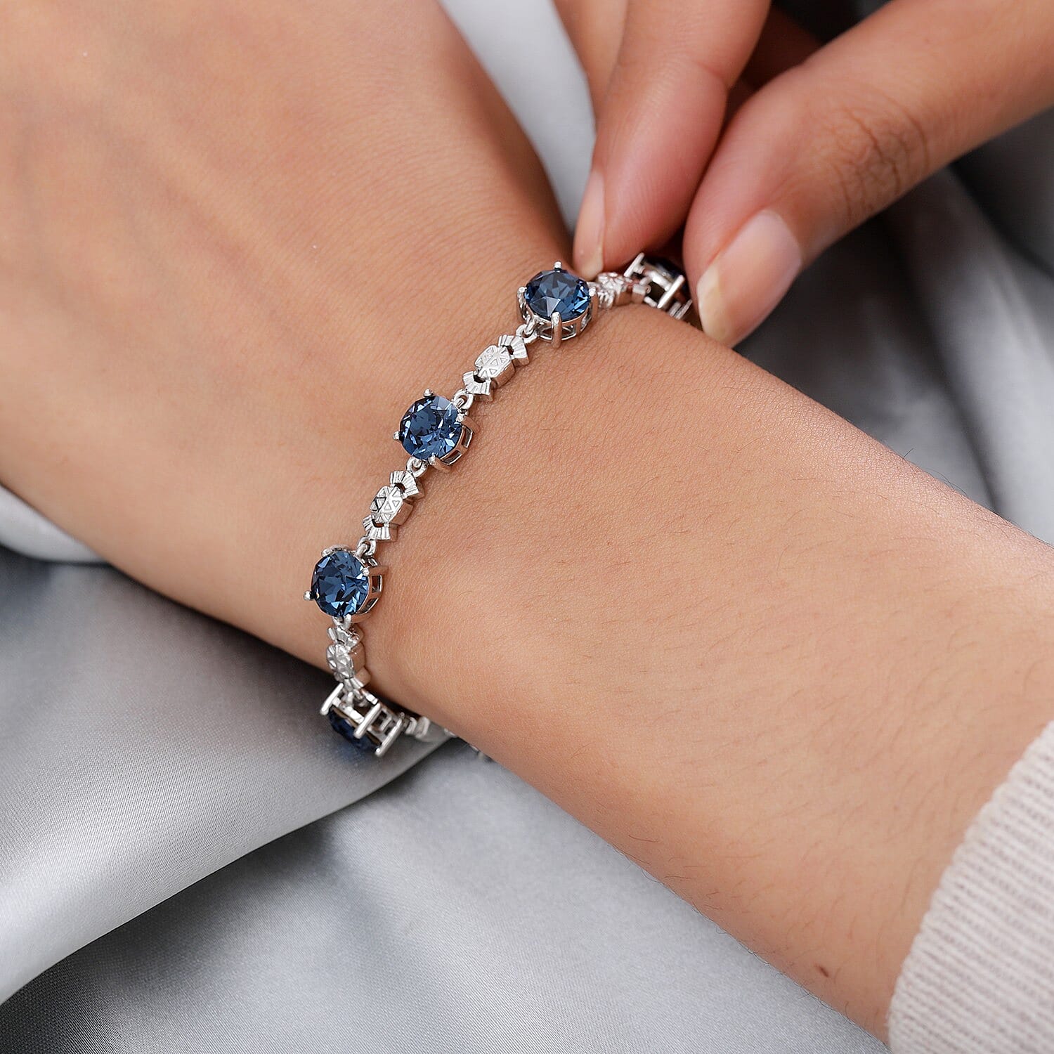 Lustro Stella Montana Crystal Bracelet (Size 7) in Platinum Overlay Sterling Silver, Silver Wt 11.65 Grams