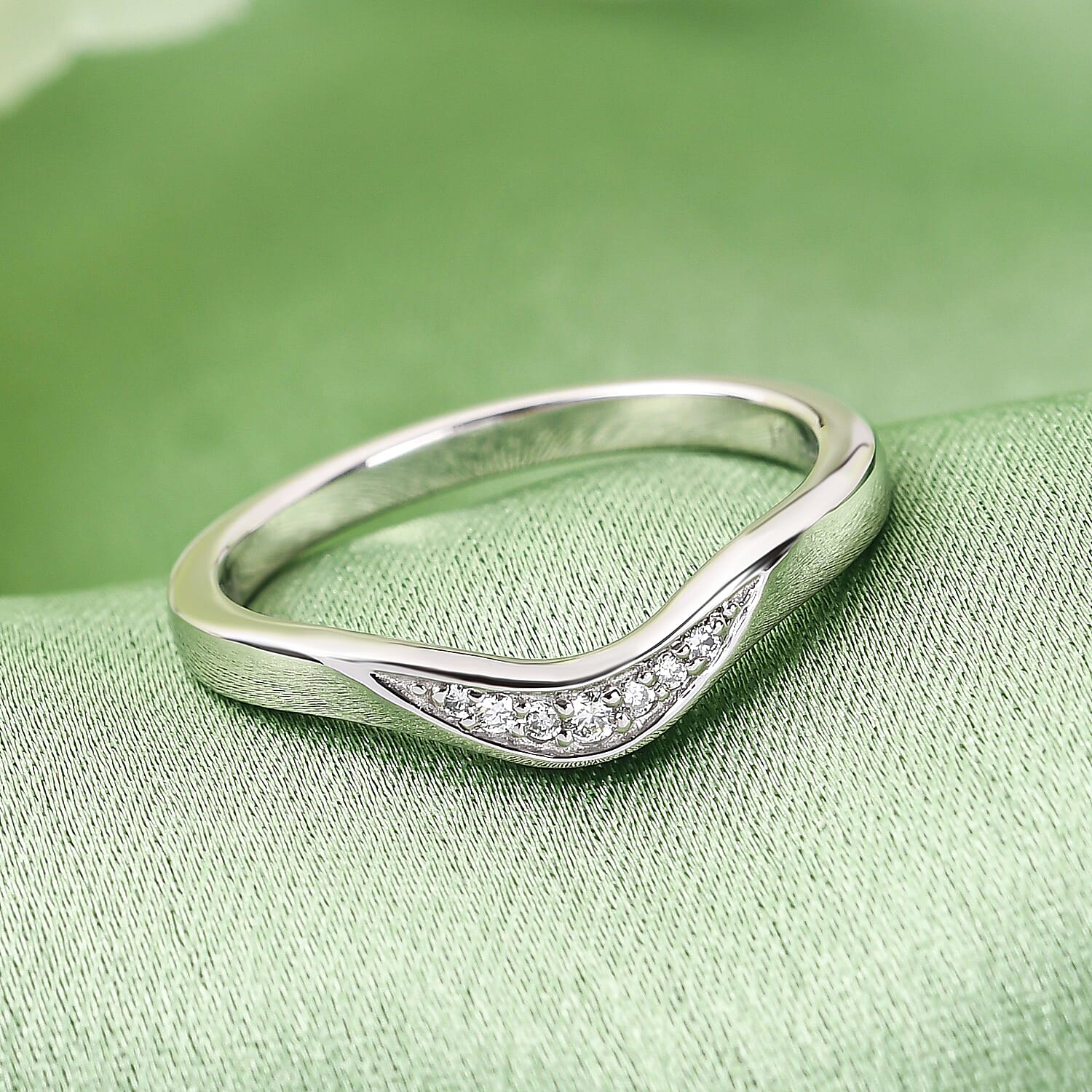 RHAPSODY 950 Platinum IGI Certified Diamond (E-F-VS) Ring 0.05 Ct