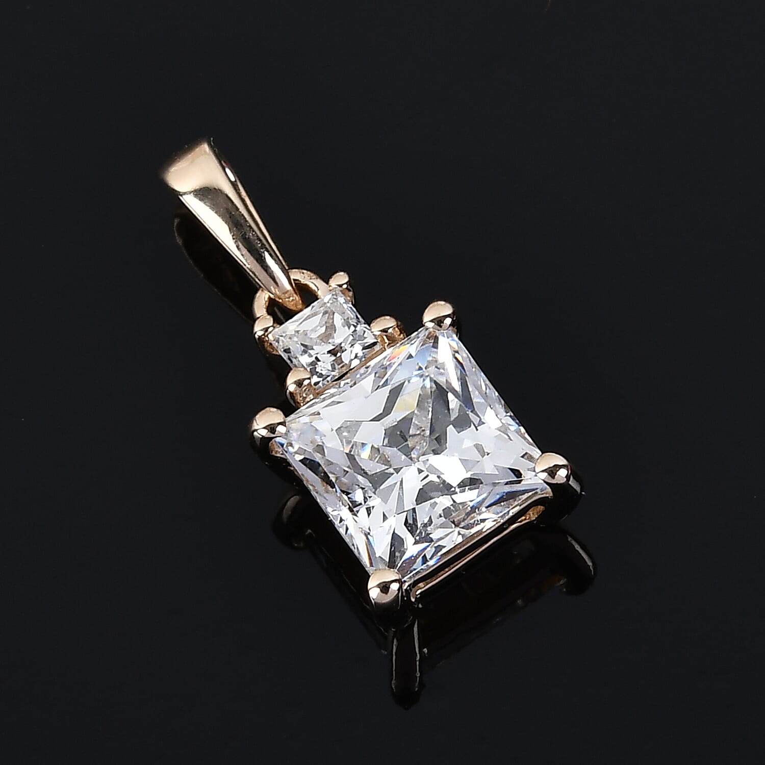 Lustro Stella 9K Yellow Gold Pendant Made with Finest CZ 2.37 Ct.
