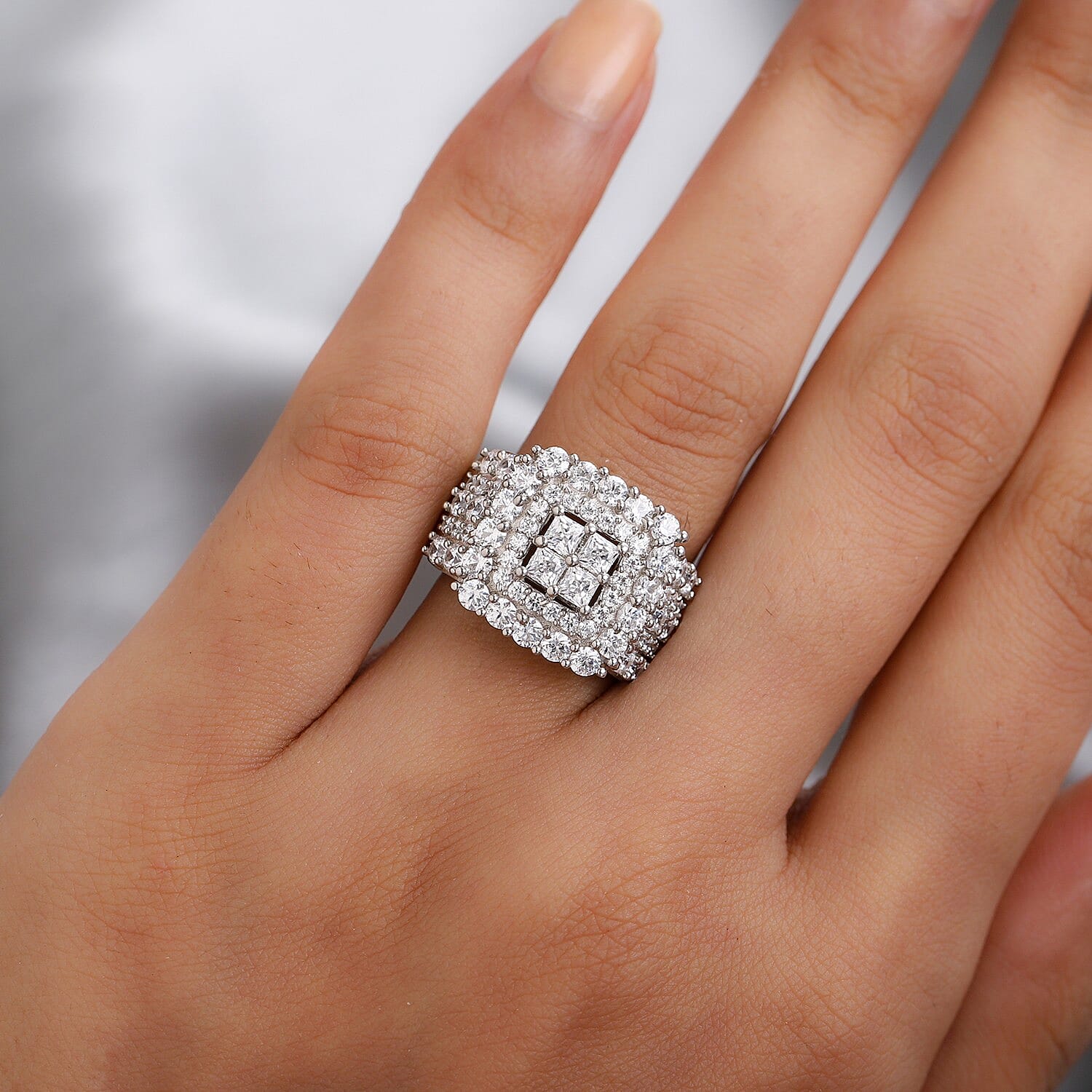 Lustro Stella Platinum Overlay Sterling Silver Cluster Ring Made with Finest CZ 3.79 Ct, Siver Wt 5.59 Gms