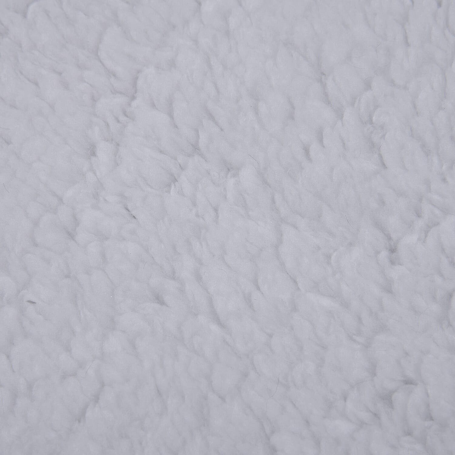 Solid Flannel with Sherpa blanket Solid-color design incorporates easily with a variety of color palettes and patterns 220gsm flannel layer adds soft and smooth touch 190gsm Sherpa layers