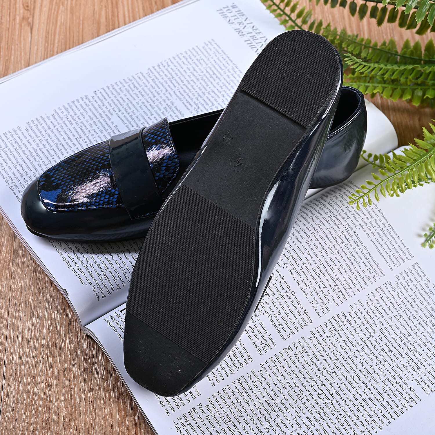 La Marey Snake Skin Pattern Loafer Shoes - Black