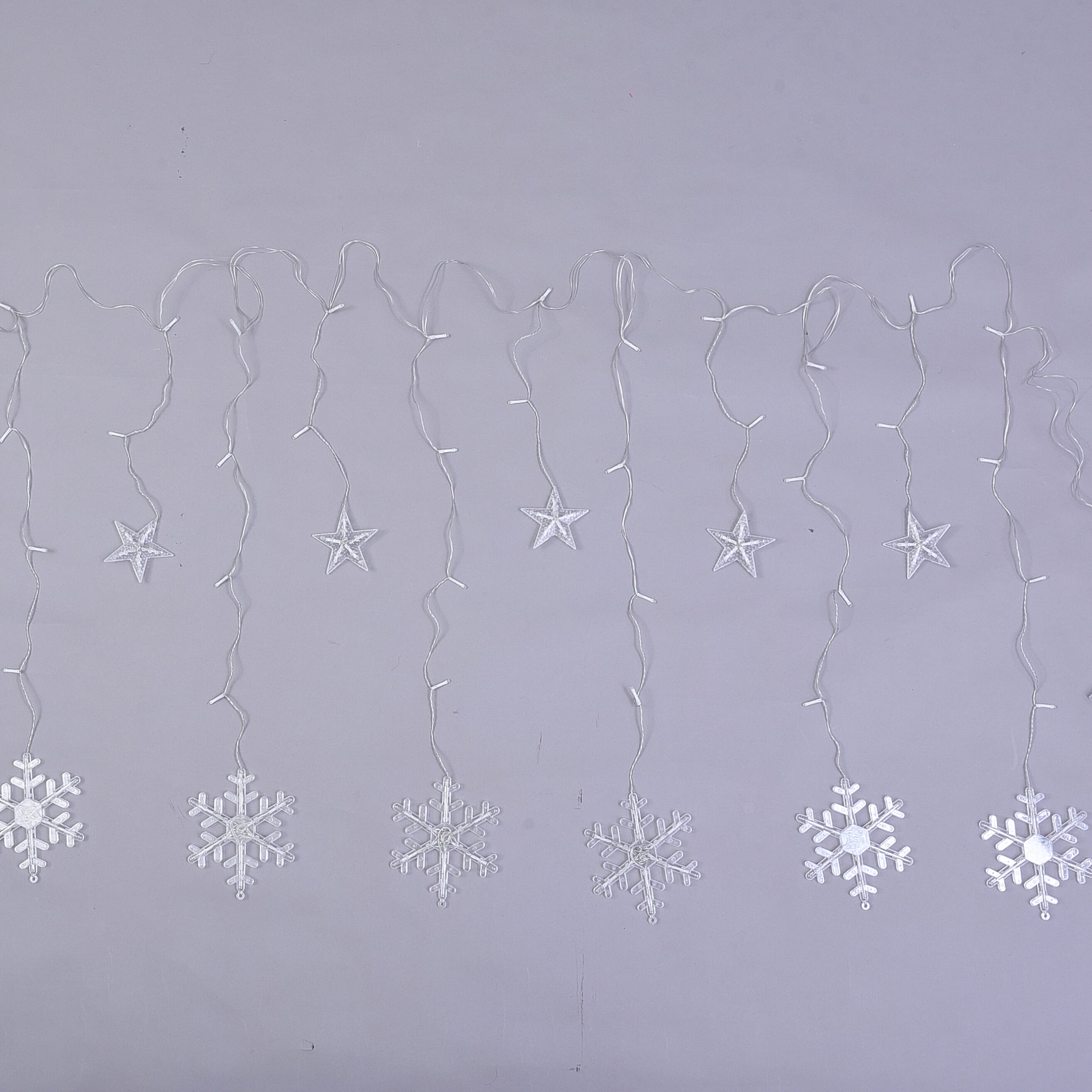 Snowflake Inspired LED Curtain String Light with USB Cable (Size 350x85Cm)