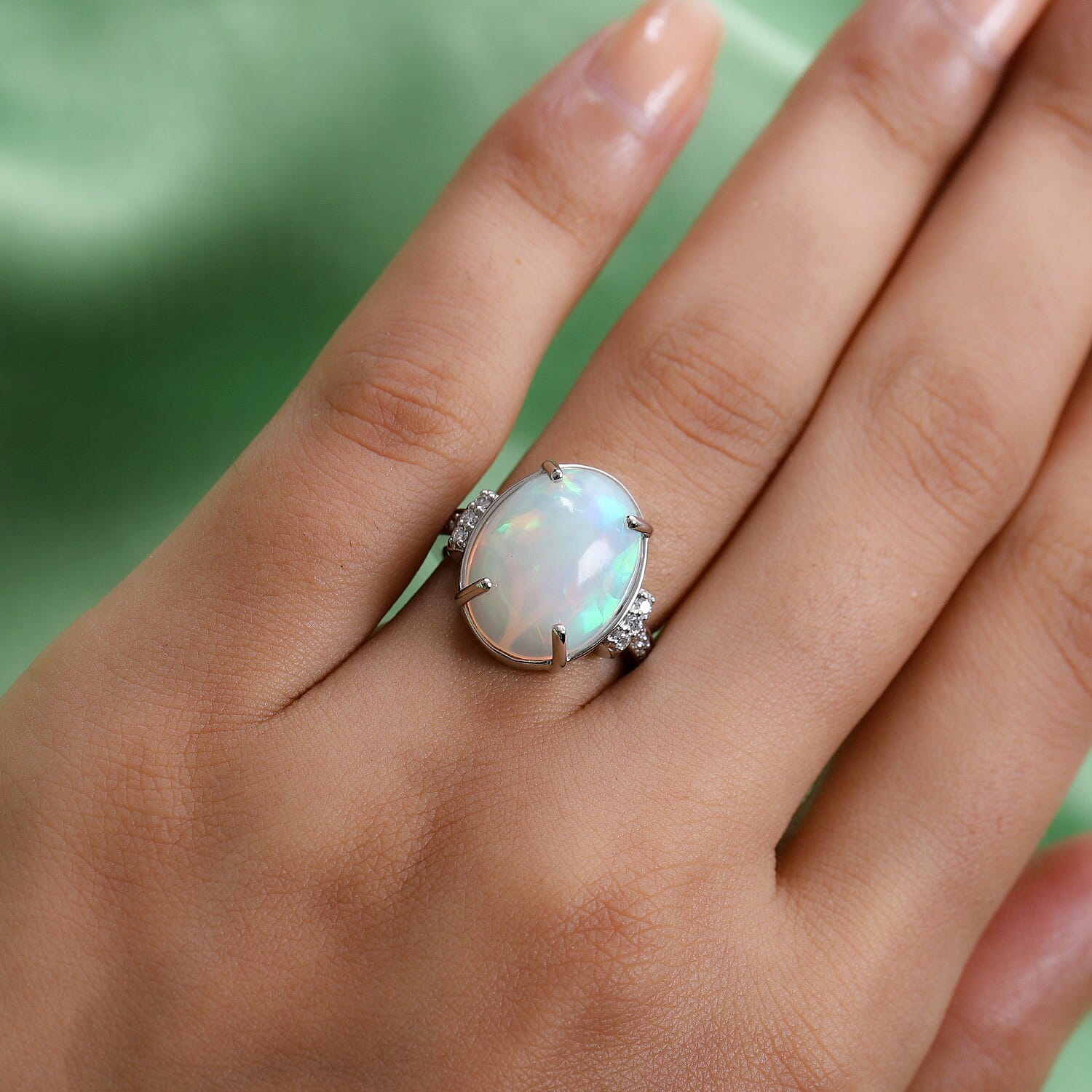 RHAPSODY 950 Platinum AAAA  Ethiopian Welo Opal and Diamond ( E -F - VS ) Ring 5.60 Ct, Platinum wt 6.95 Gms