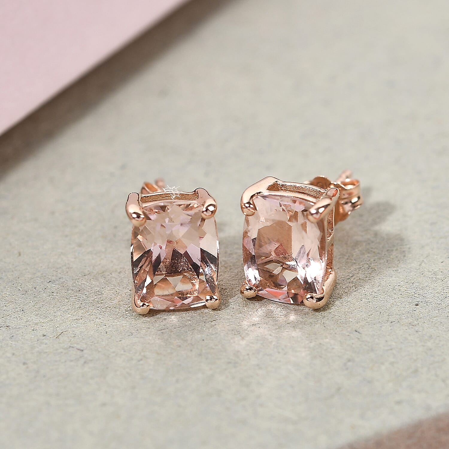 9K Rose Gold   Morganite  Solitaire Stud Push Post Earring 2.71 ct,  Gold Wt. 1.03 Gms  2.712  Ct.