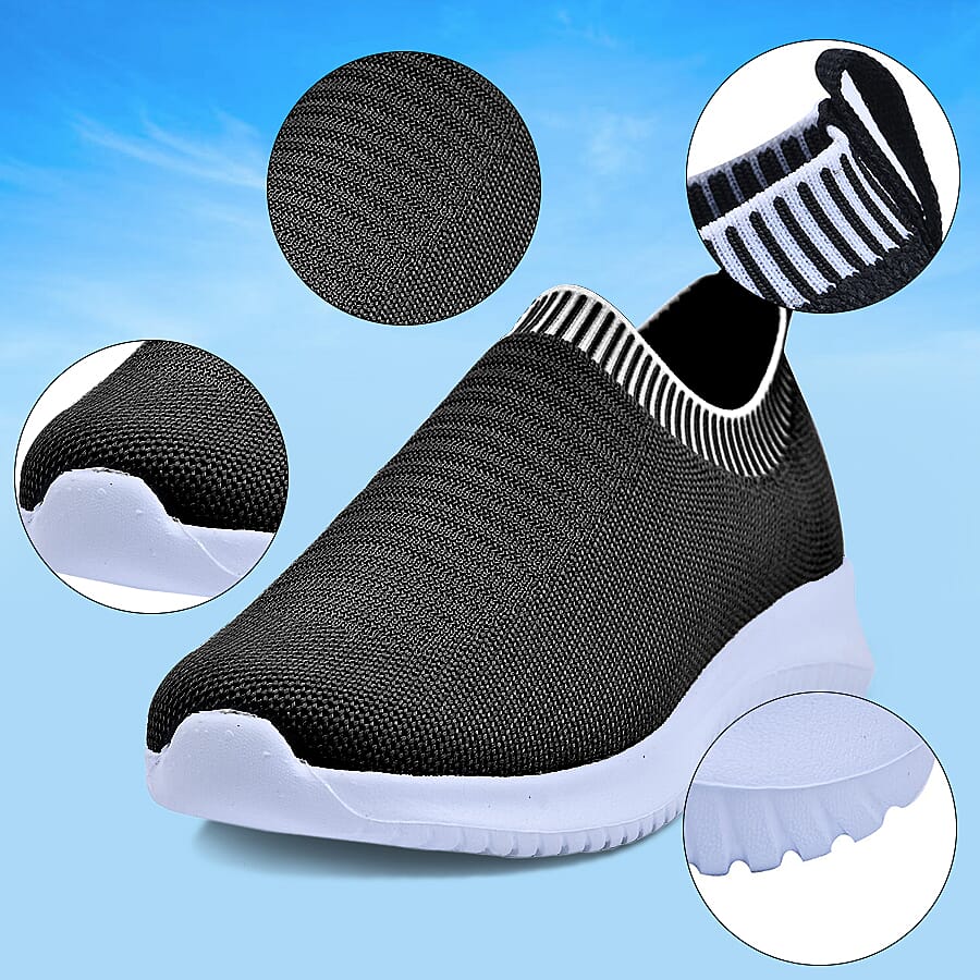 Close Out Comfy Knitted Trainers (Size 3) - Black