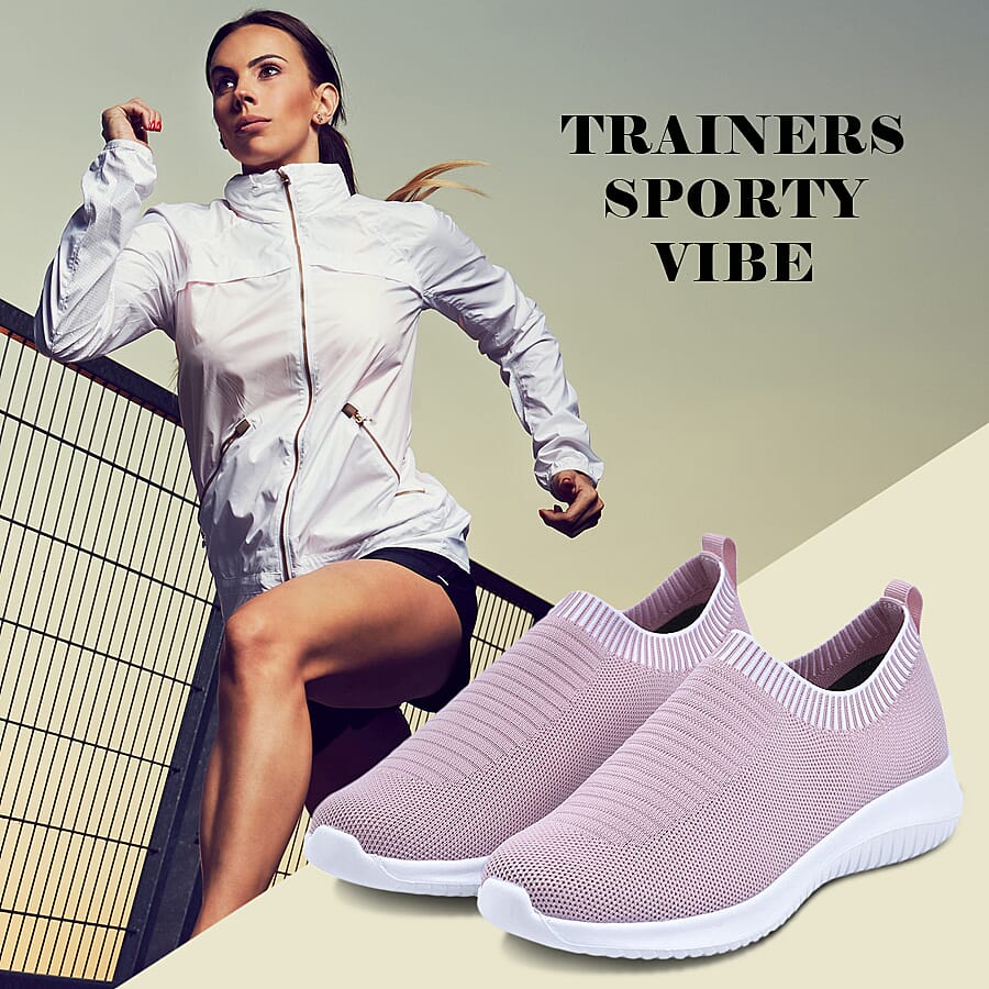 Close Out Comfy Knitted Trainers (Size 3) - Black