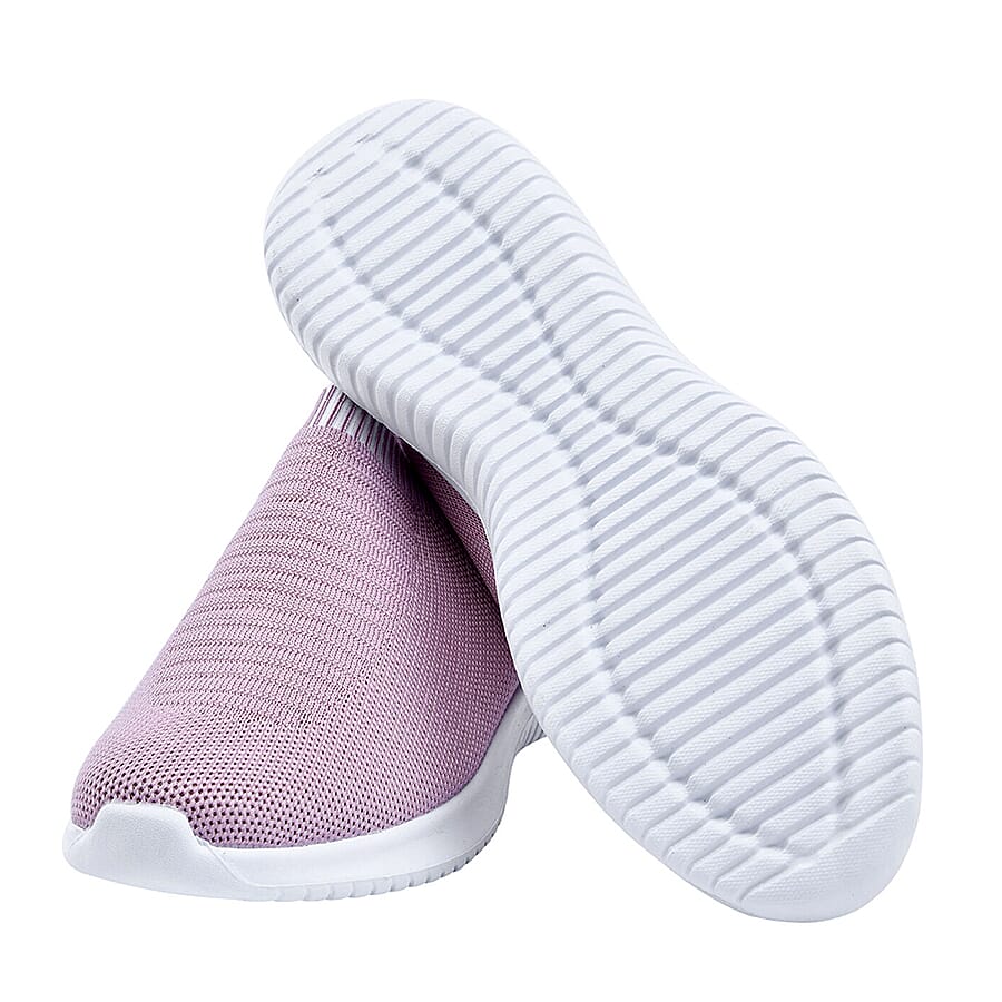 Close Out Comfy Knitted Trainers (Size 3) - Black