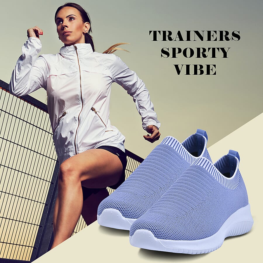 Close Out Comfy Knitted Trainers (Size 3) - Black