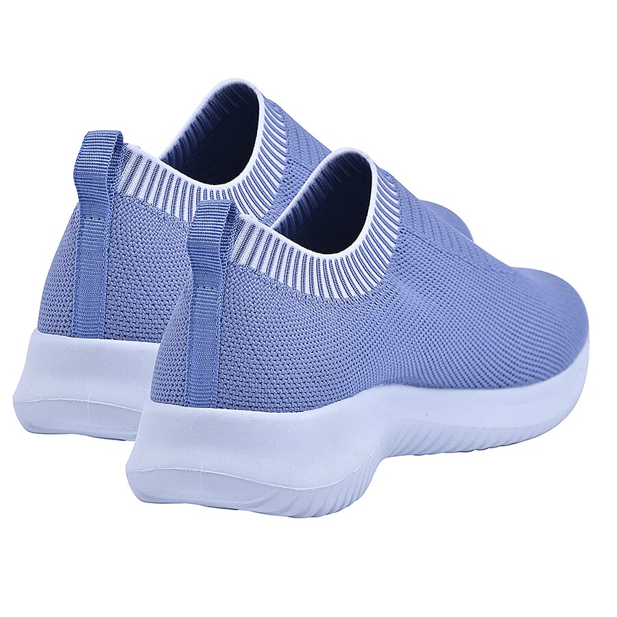 Close Out Comfy Knitted Trainers (Size 3) - Black