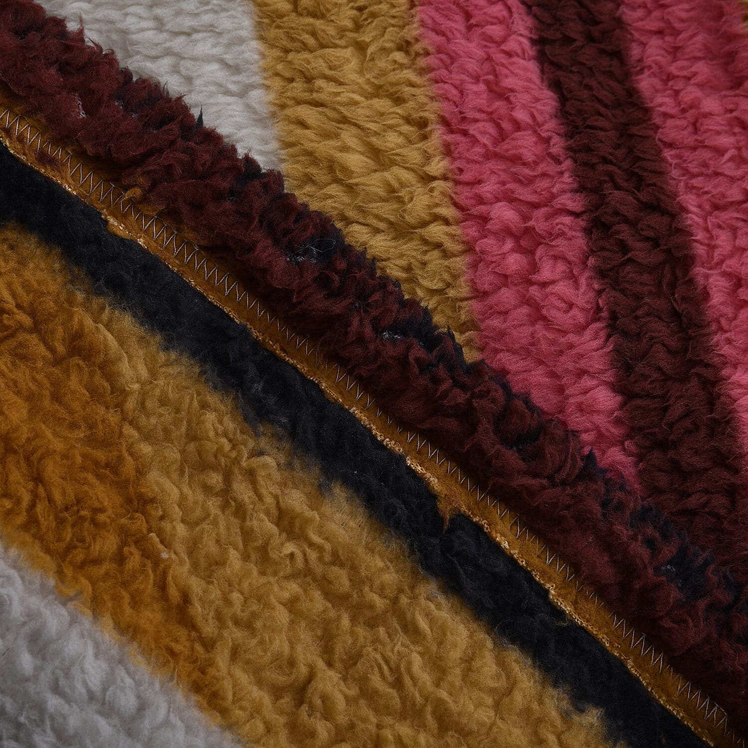 Luxurious Super Soft Sherpa Blanket Hoodie (Over Sized - 194x98Cm) - White & Multi