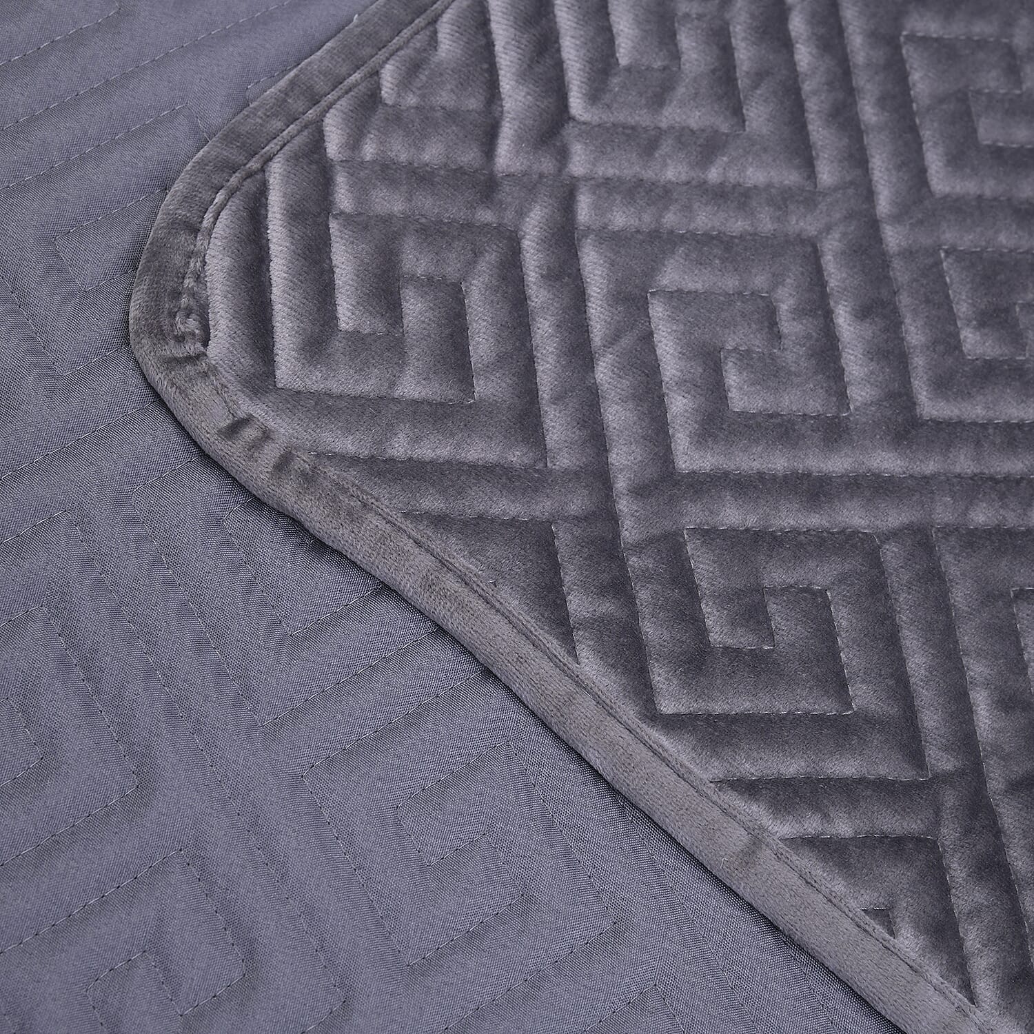3 Piece- Super Luxurious Velvet Style Quilt and Pillowcases (Size 235 Cm) - Grey