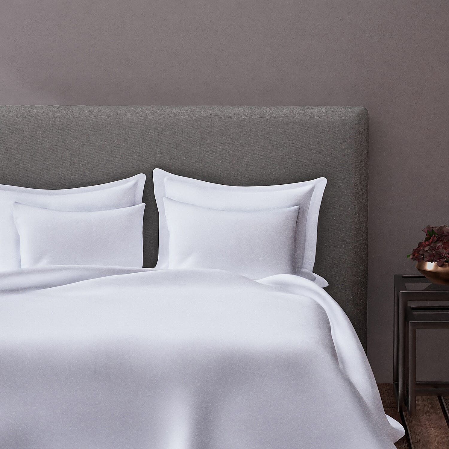 6 Piece Set - Flat Sheet Fitted Sheet 2 Pillowcase and Pillow Shams - White