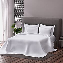 6 Piece Set - Flat Sheet Fitted Sheet 2 Pillowcase and Pillow Shams - White