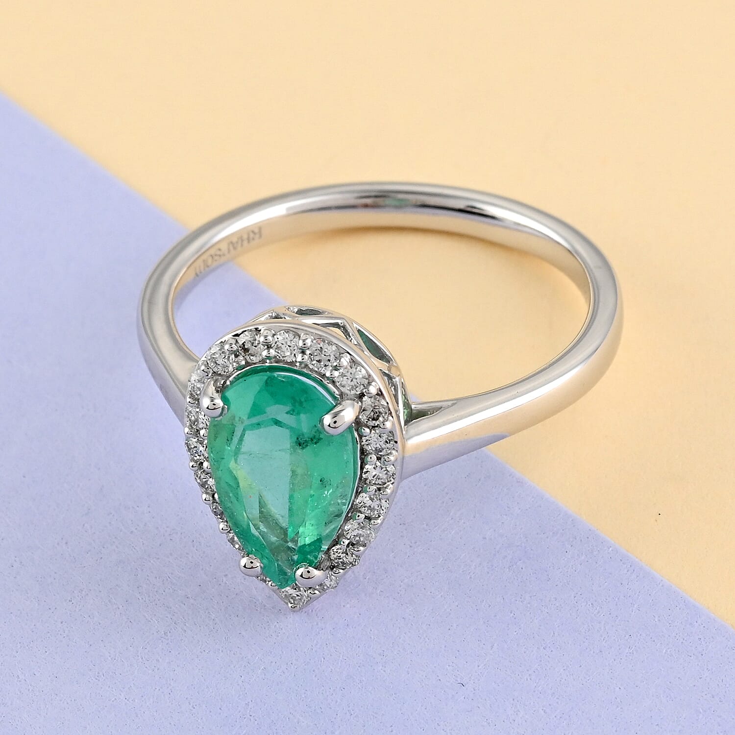 RHAPSODY 950 Platinum AAAA Boyaca Colombian Emerald and AGI Certified Diamond (VS/E-F) Ring 1.75 Ct, Platinum Wt. 5.50 Gms