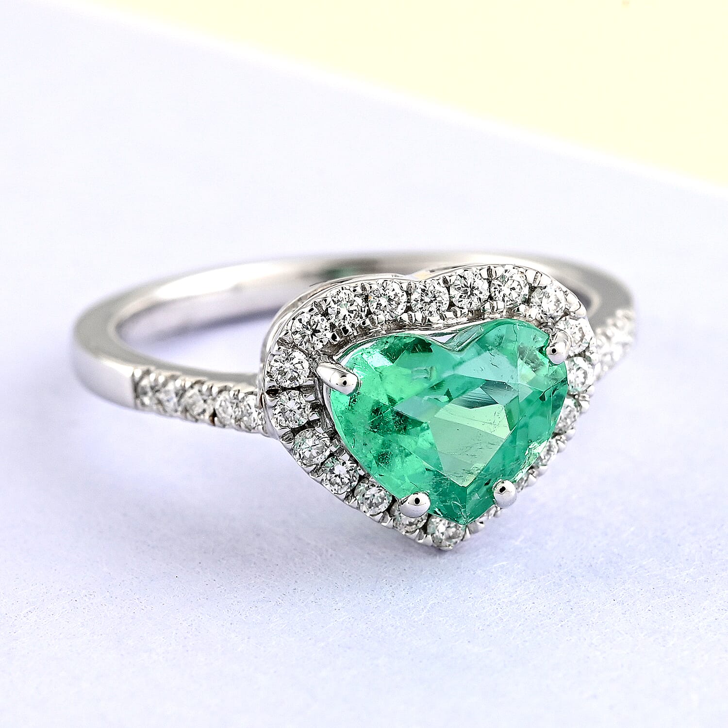 RHAPSODY 950 Platinum AAAA Boyaca Colombian Emerald and Diamond (VS/E-F) Ring 2.00 Ct, Platinum Wt. 5.21 Gms