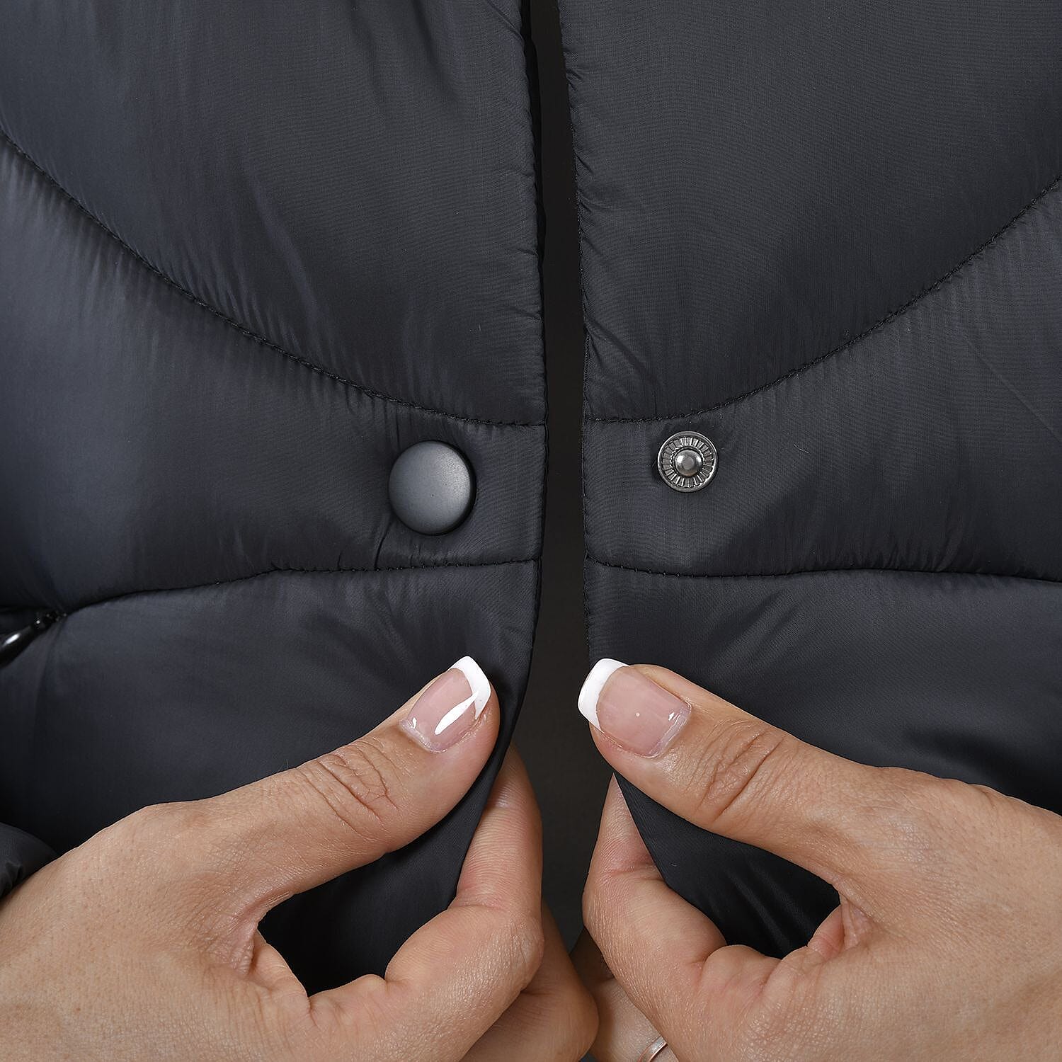 Tamsy Nylon Geometric Jacket (Size 111x1 ) - Gray & Gray Tamsy Nylon Geometric Jacket (Size 111x1 ) - Gray & Gray