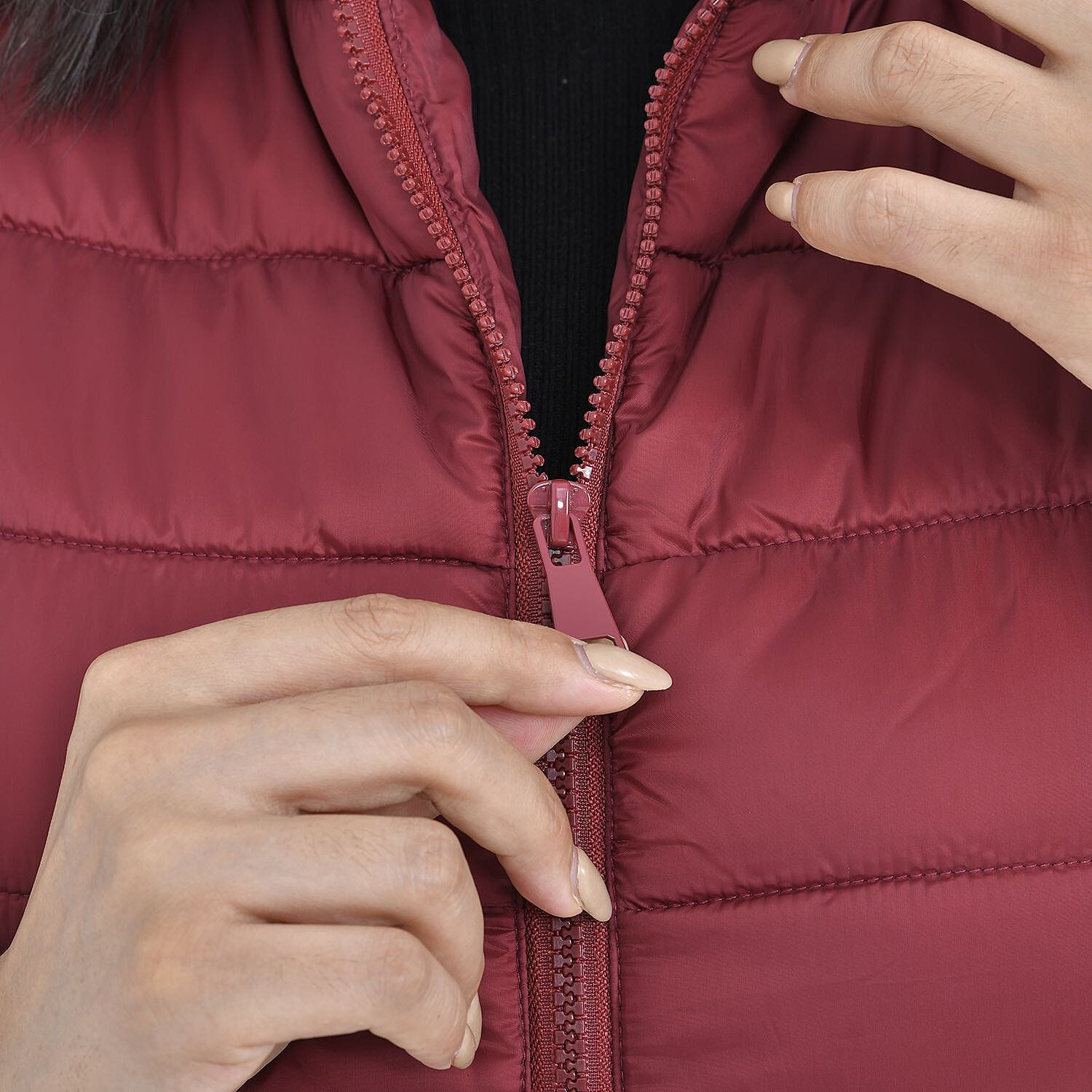 Tamsy Polyester Solid Gilet - Black