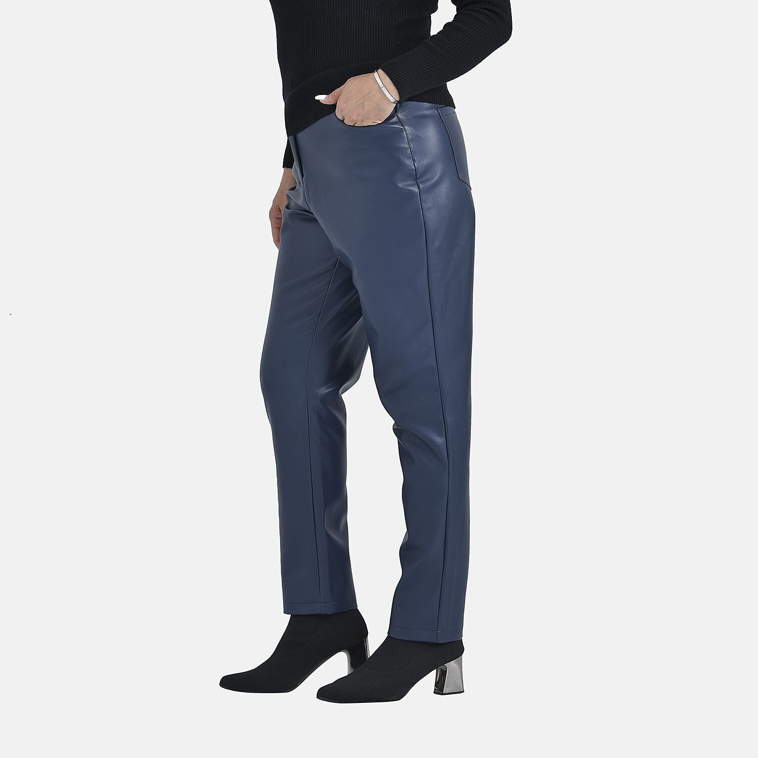 TAMSY Trouser with 2 Functional Front Pockets and 2 Back Pockets - Black