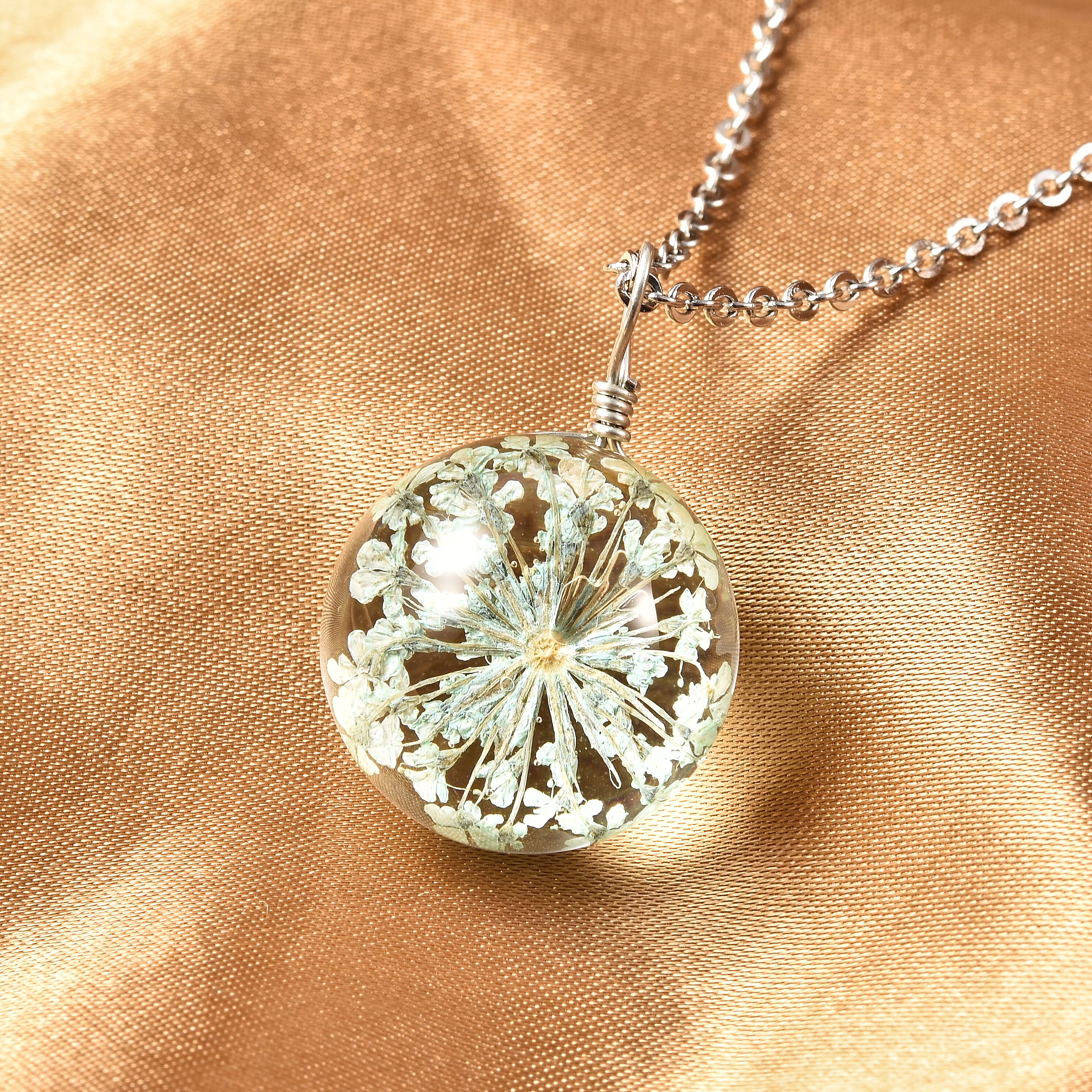Glass Pendant with Chain  0.010  Ct.