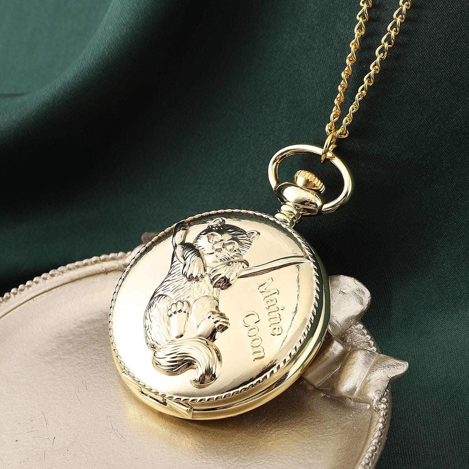 STRADA Japanese Movement Maine Coon Pattern Water Resistant Pocket Watch (Size 31) in Gold Tone