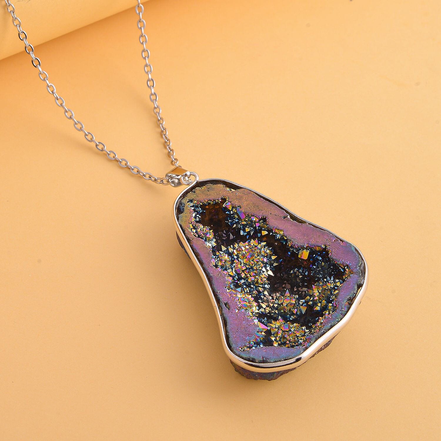 Purple Colour Druzy Quartz Pendant with Chain (Size - 24) in Silver Tone 243.65 Ct