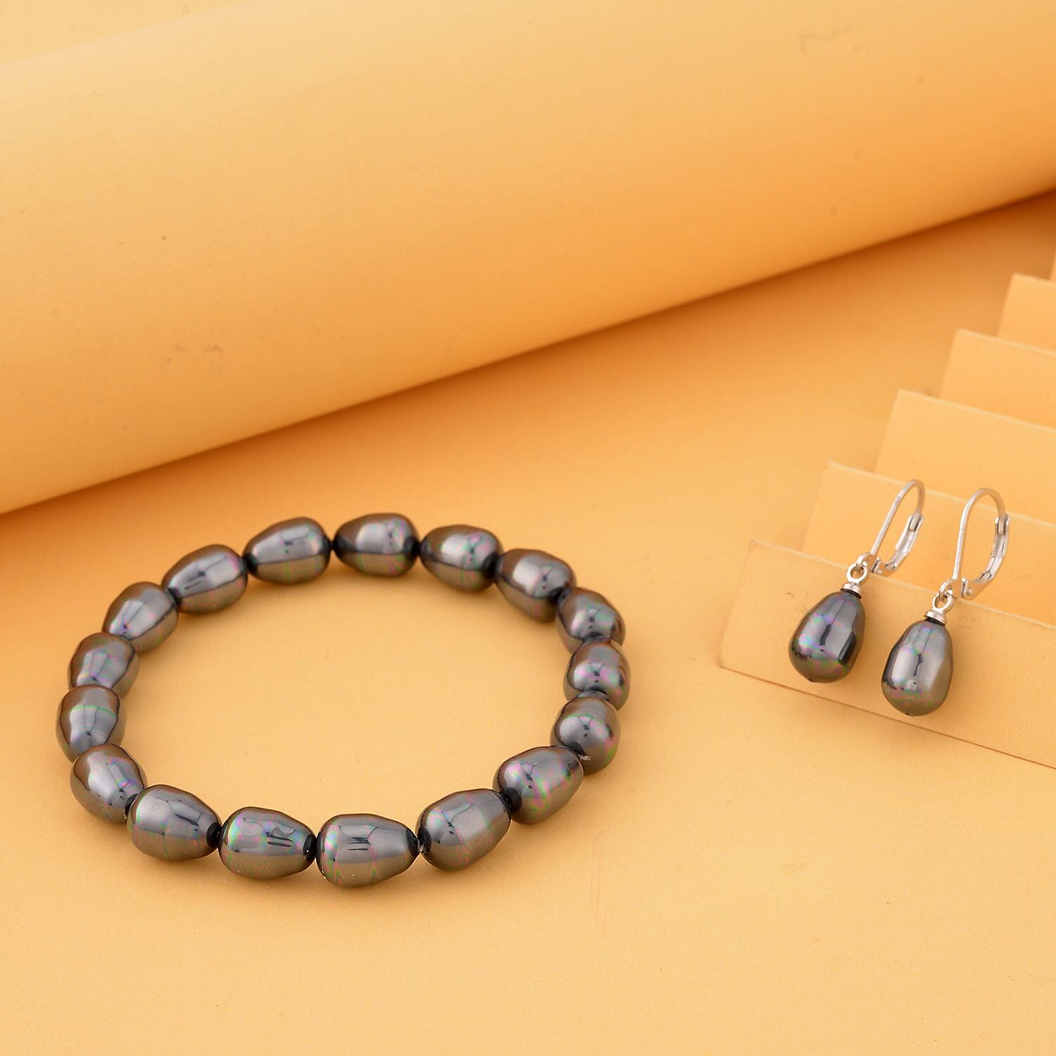 2 Piece Set - Tahiti Colour Shell Pearl Bracelet and Lever Back Earrings