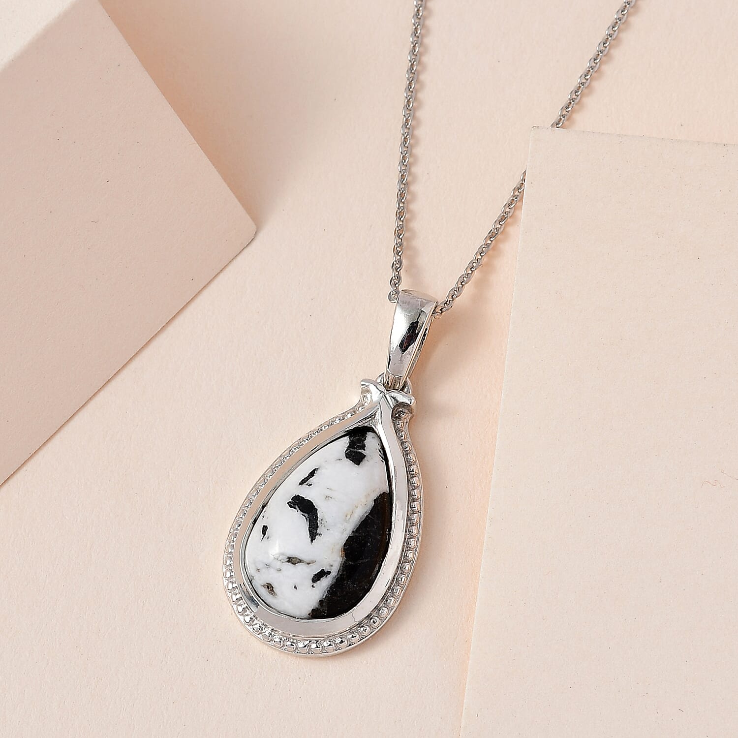 White Buffalo Pendant with Chain (Size 20) in Platinum Overlay Sterling Silver 6.74 Ct, Silver  Wt. 5.65 Gms
