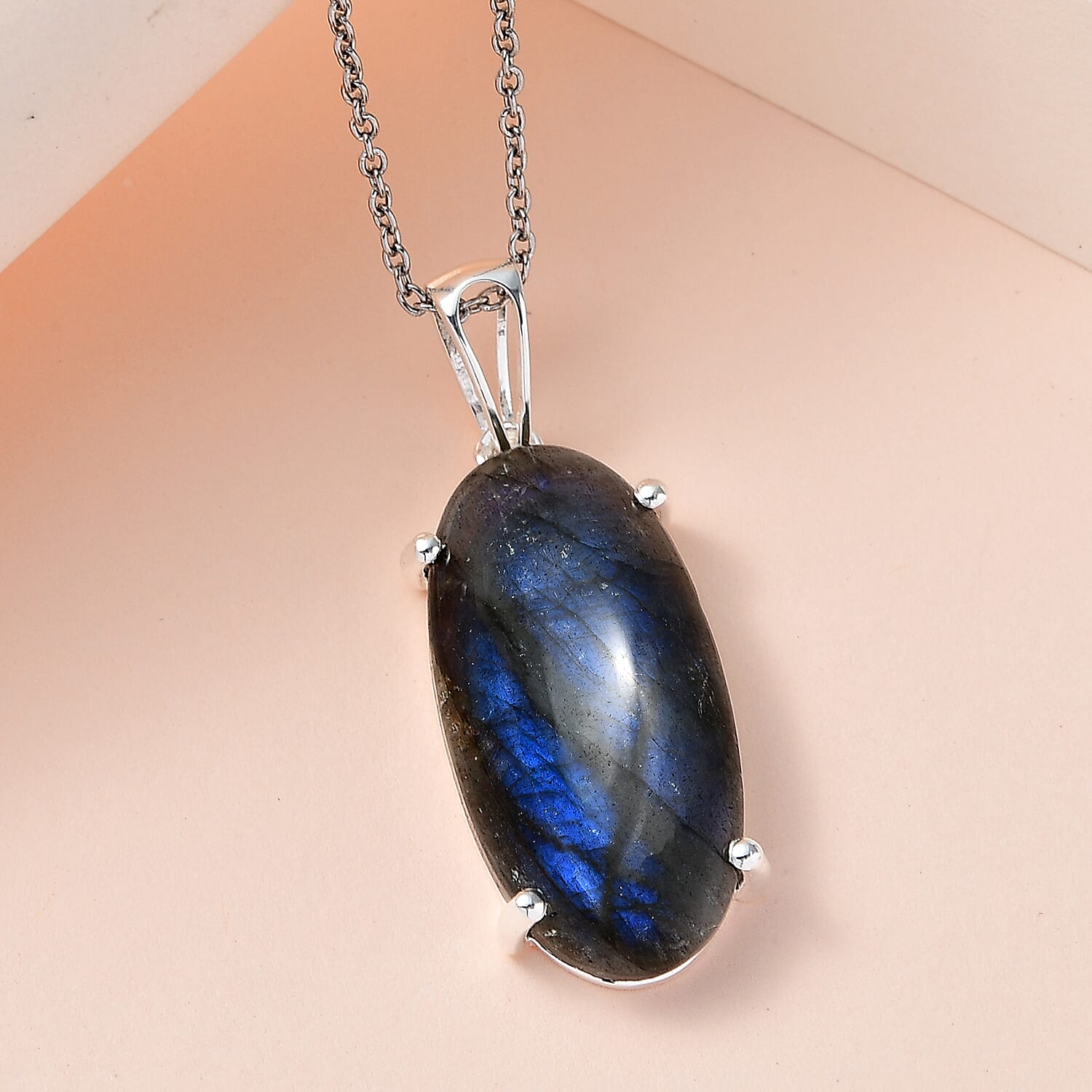Labradorite Sterling Silver Pendant With Stainless Steel Chain (Size 20) 25.00 Ct Labradorite Sterling Silver Pendant With Stainless Steel Chain (Size 20) 25.00 Ct