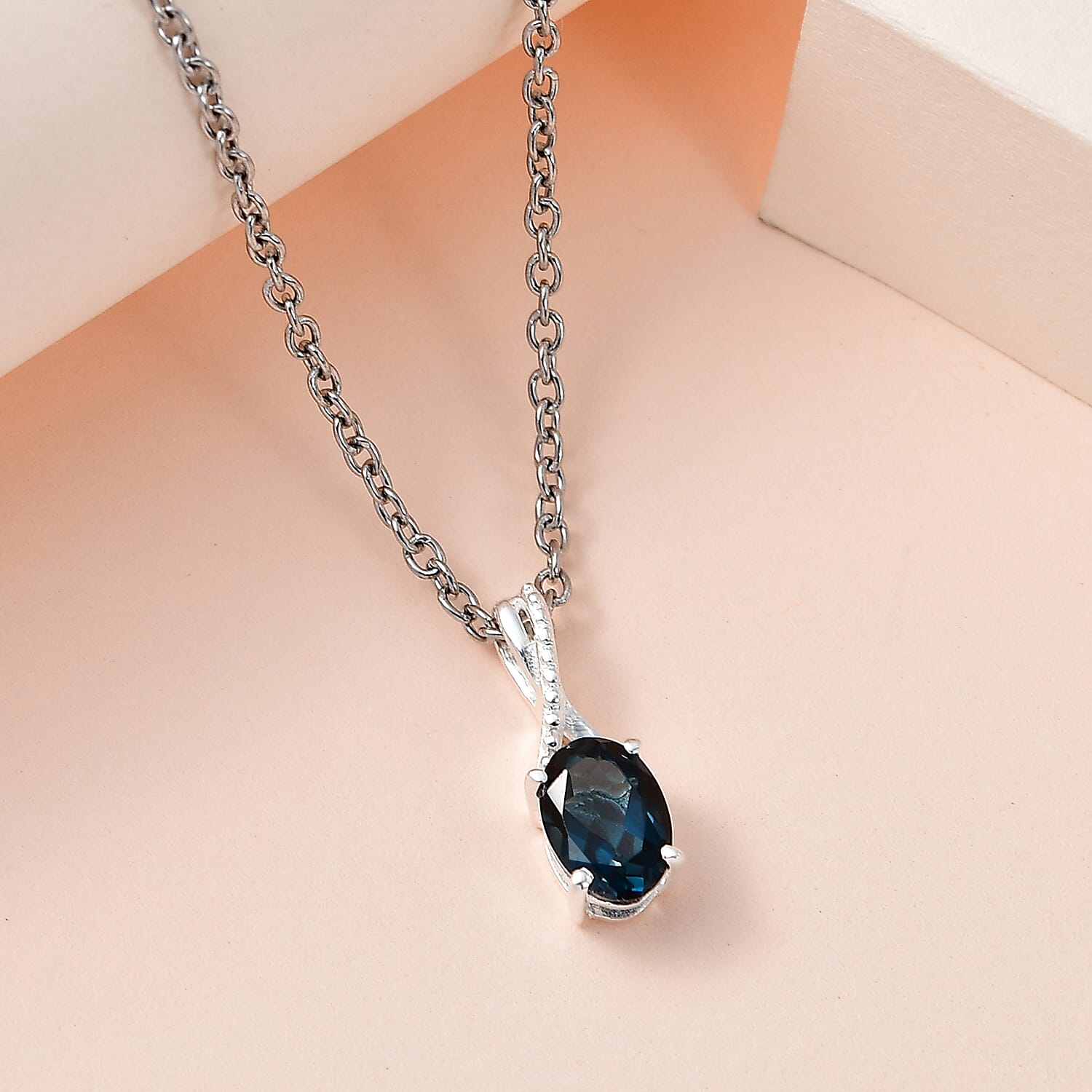 London Blue Topaz Sterling Silver Pendant (Size 20)