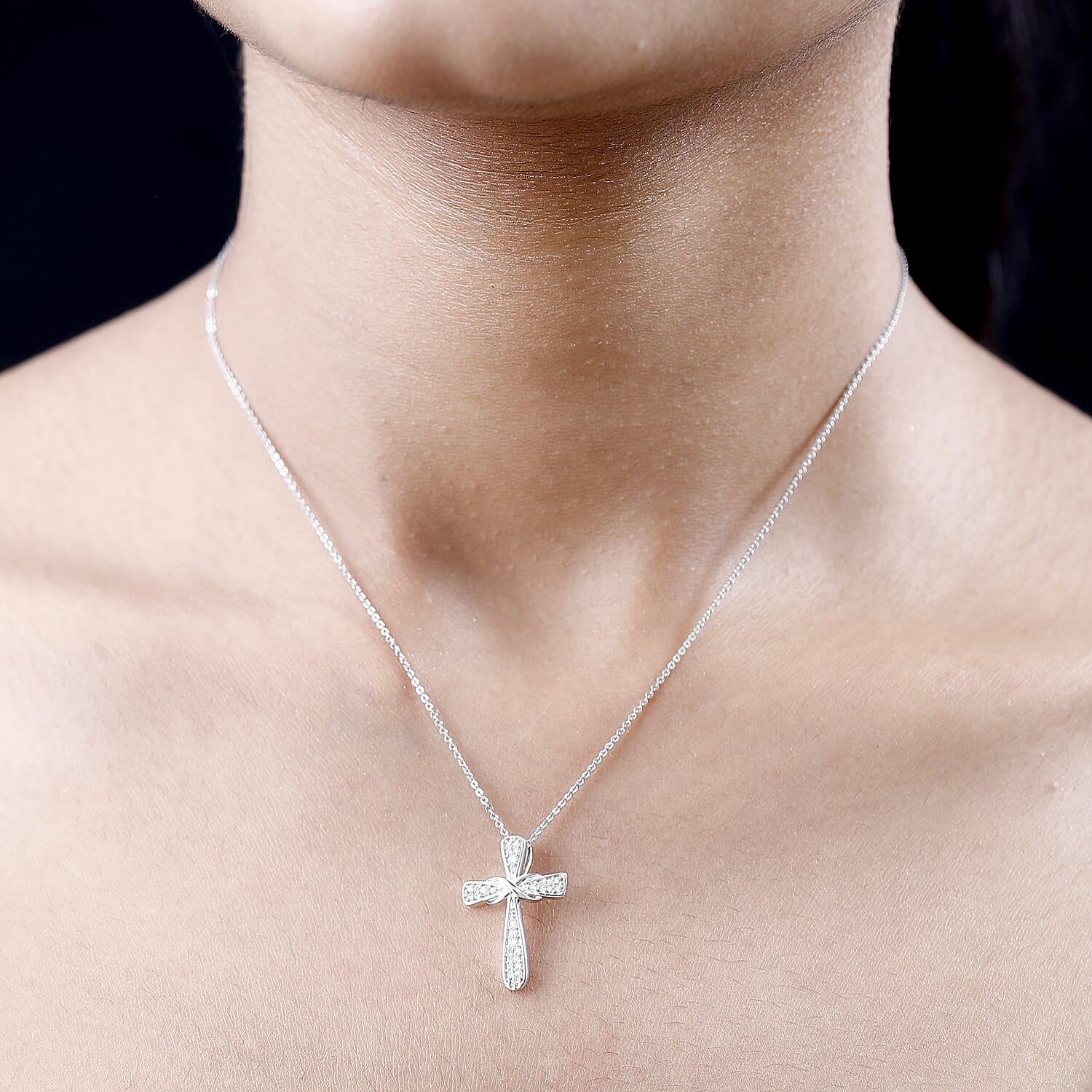 Moissanite Cross Pendant with Chain (Size 20) in Platinum Overlay Sterling Silver