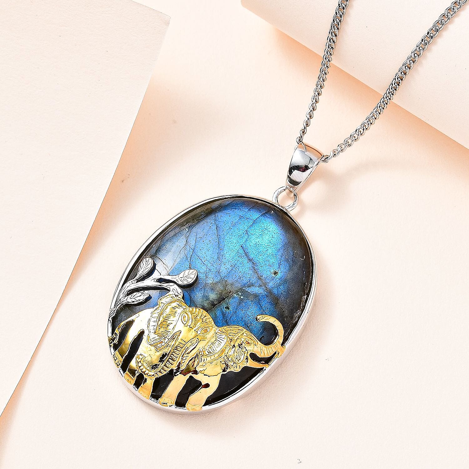 Labradorite Pendant with Curb Chain CD-60 (Size 20) in Platinum Overlay Sterling Silver Wt. 13 Gms 85.000 Ct.