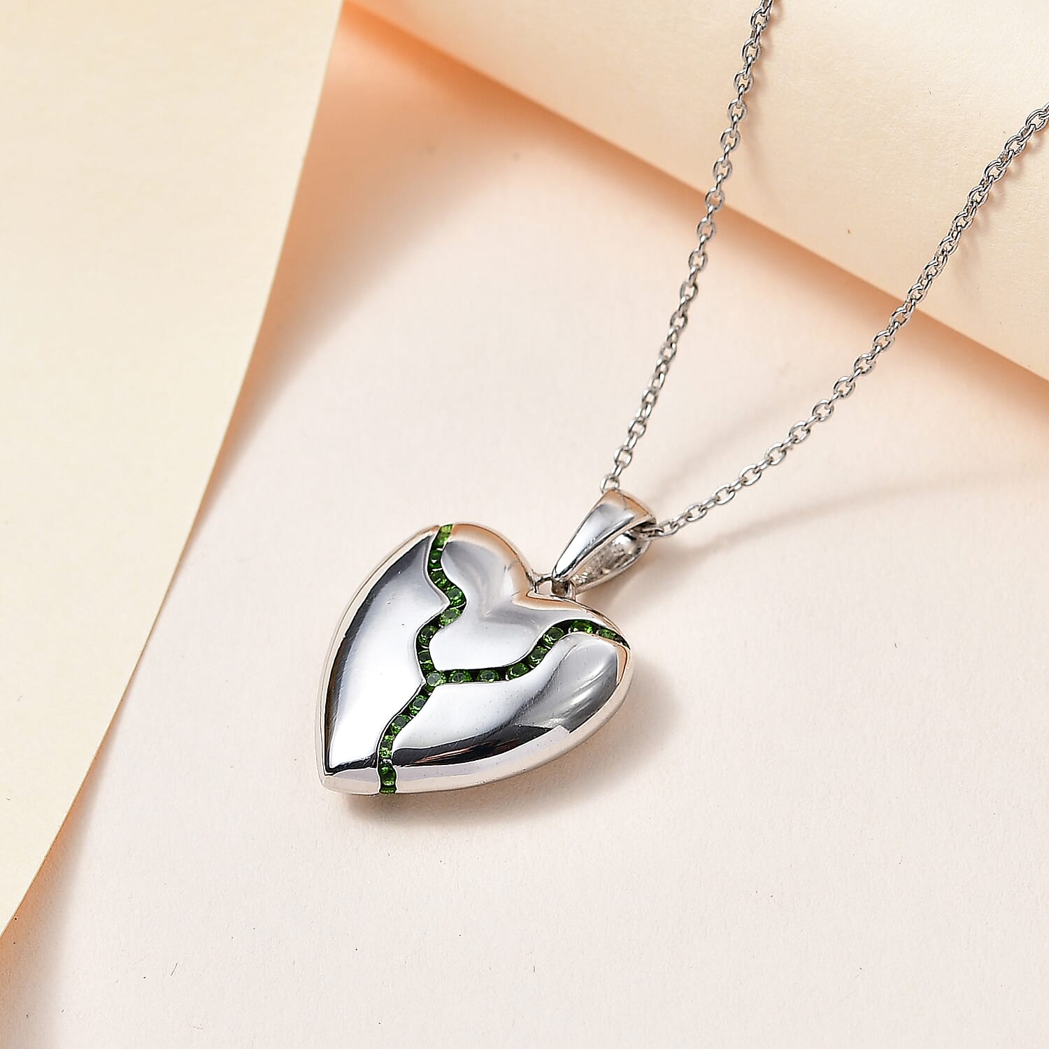 Designer Inspired - Natural Chrome Diopside Heart Pendant (Size 20) in Platinum Overlay Sterling Silver