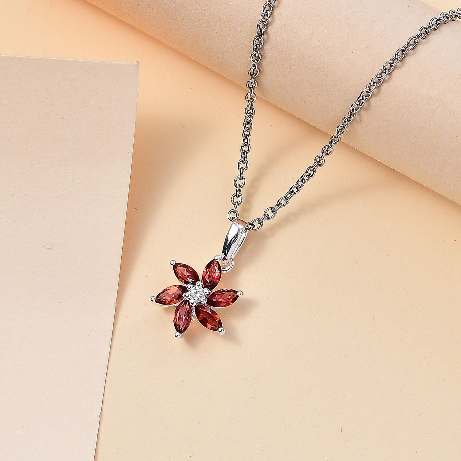 Red Garnet, White Zircon Sterling Silver Pendant with Chain (Size 20) 1.140  Ct.
