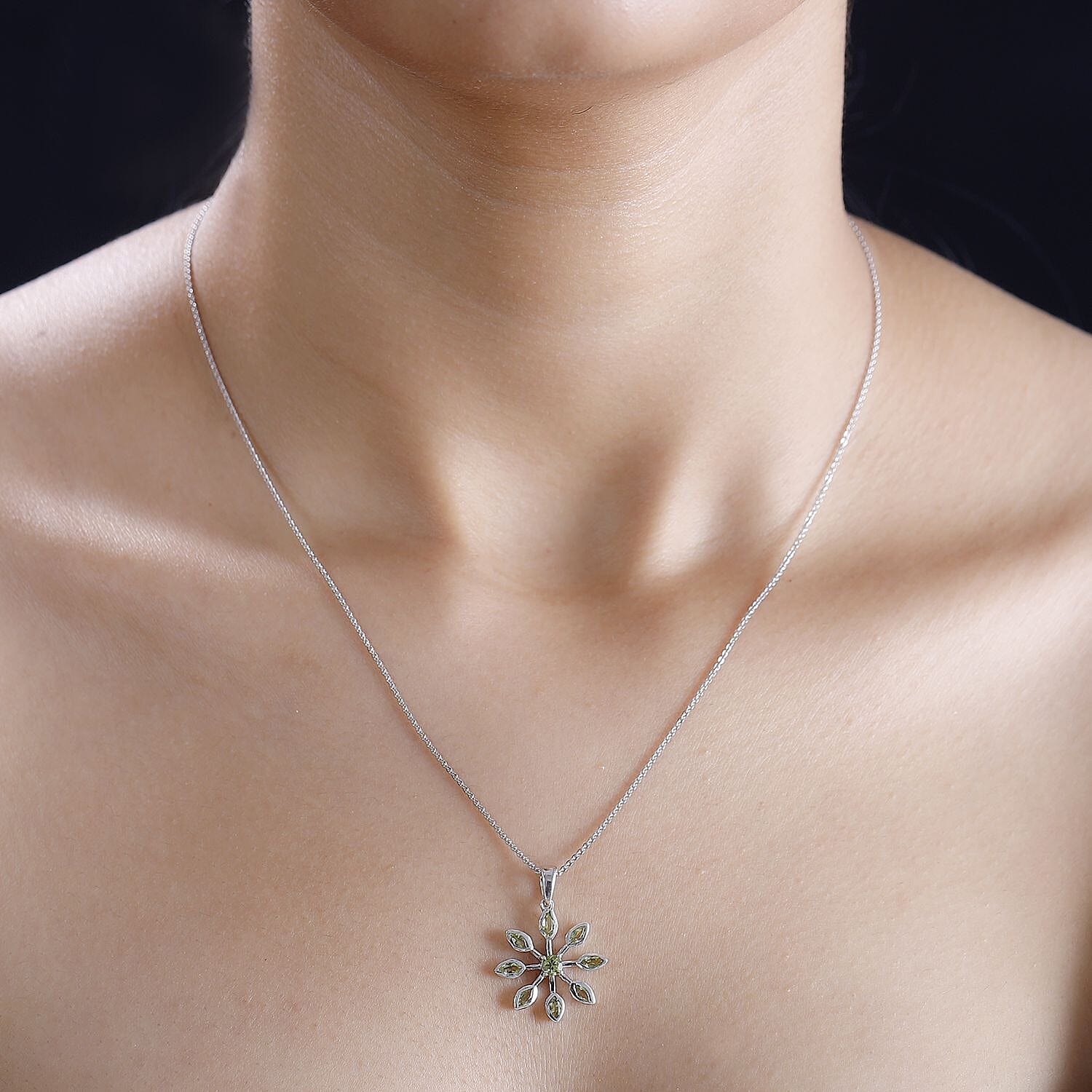 Natural Hebei Peridot Floral Pendant with Chain (Size 20) in Rhodium Overlay Sterling Silver, Silver Wt. 5.4 Gms