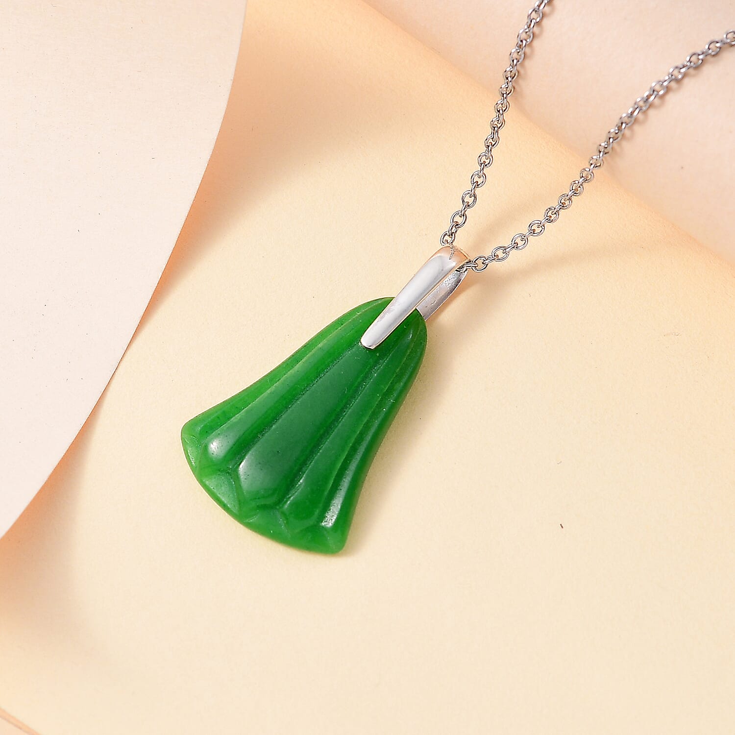 Green Jade Pendant with Chain (Size 20) in Platinum Overlay Sterling Silver  24.000  Ct.