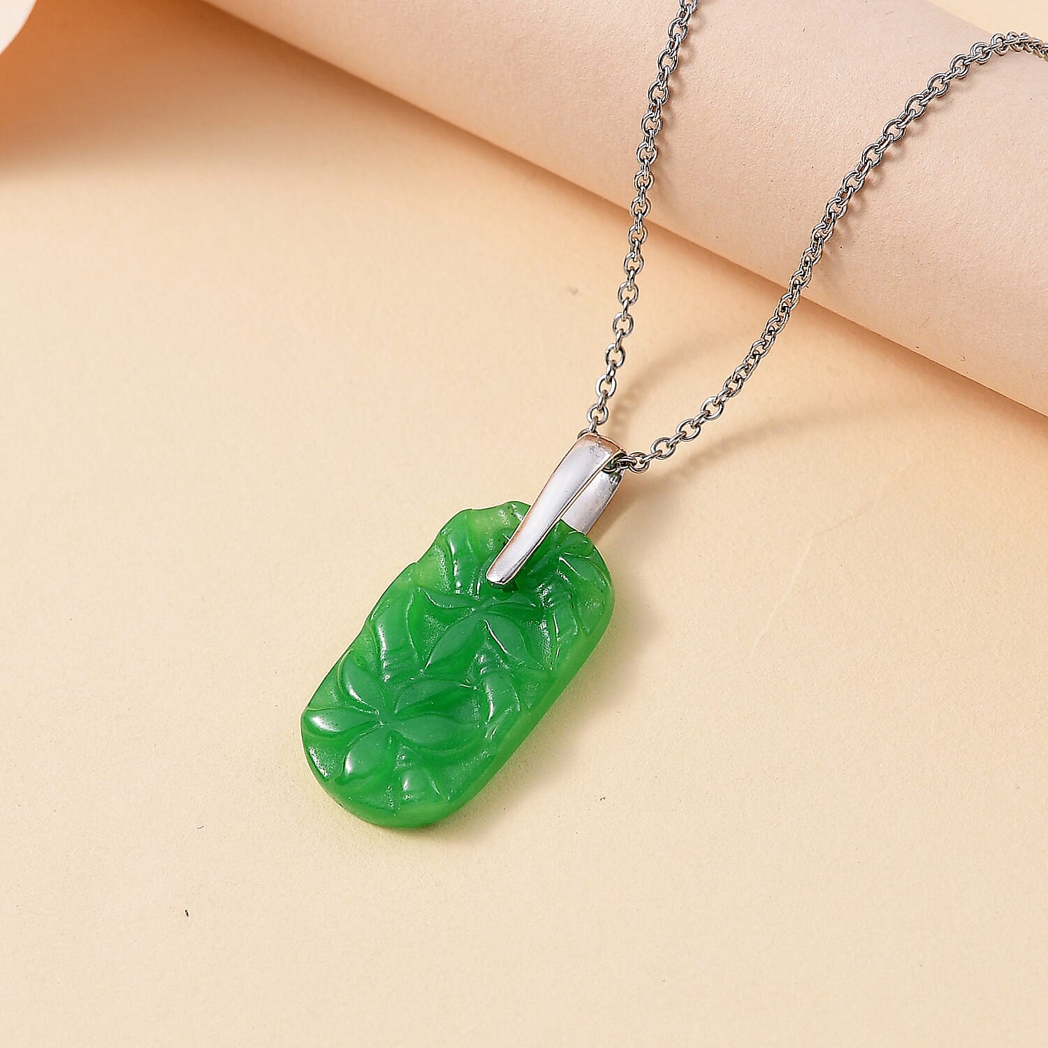 Green Jade Pendant with Chain (Size 20) in Platinum Overlay Sterling Silver  15.000  Ct.