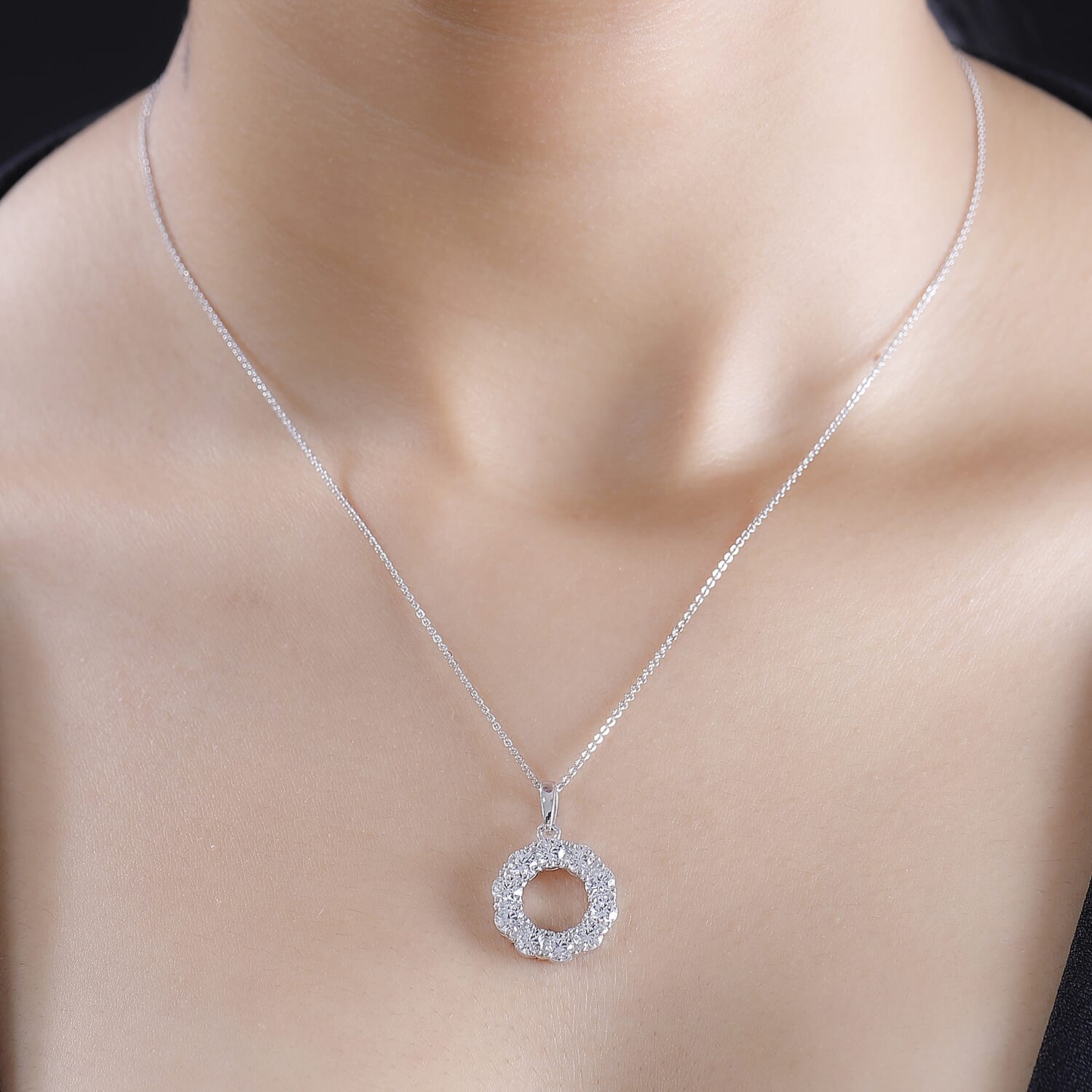 J Francis - Swarovski Zirconia Circle Pendant with Chain (Size 20) in Rhodium Overlay Sterling Silver 3.70 Ct.