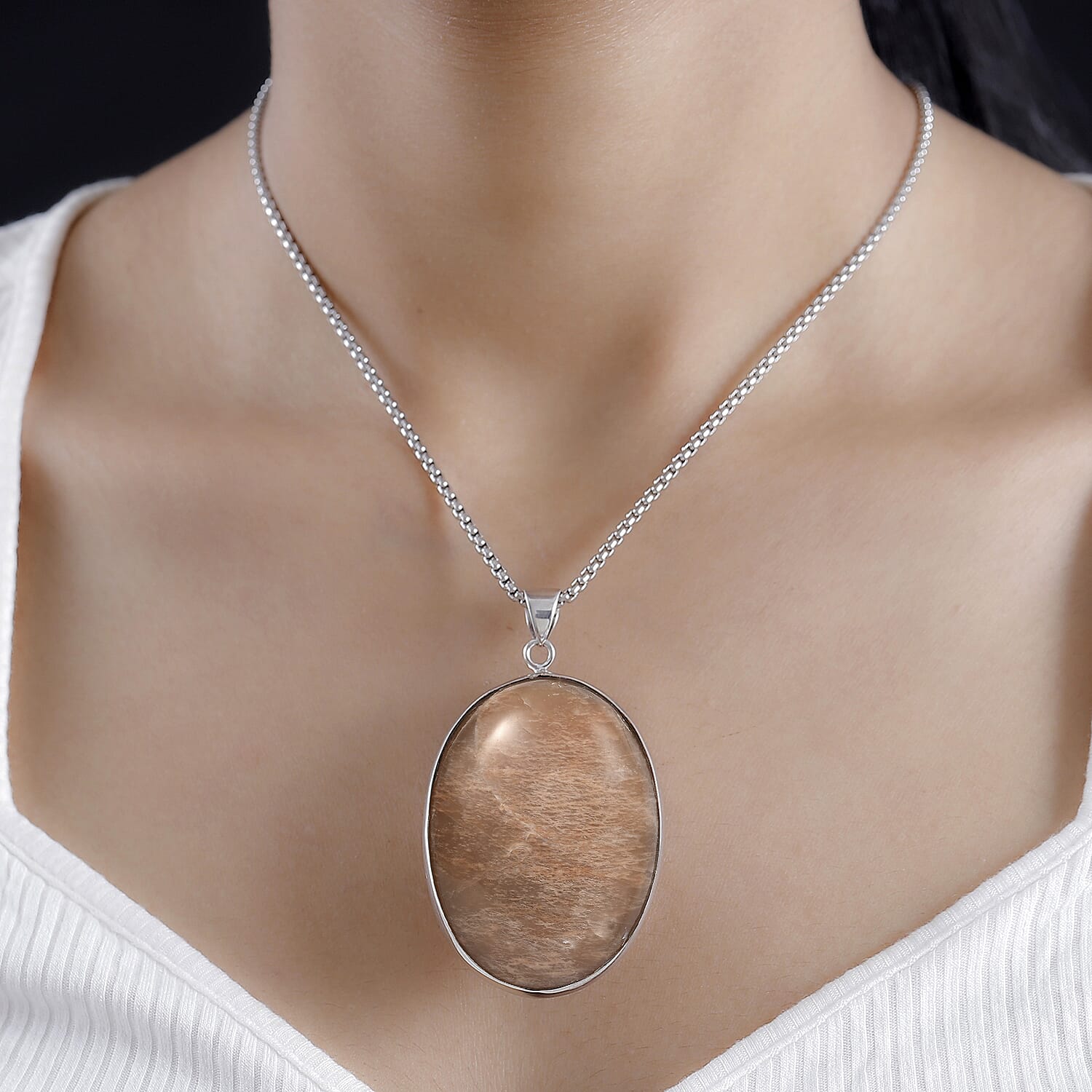 Peach Moonstone Pendant with Chain (Size 30)  200.000  Ct.