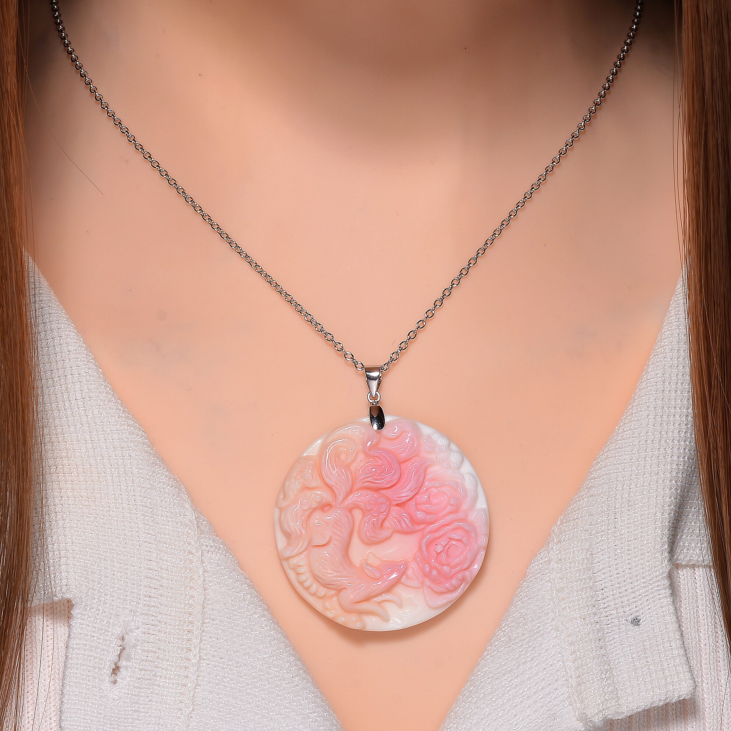 Queen Conch Shell Pendant with Chain in Lobster Clasp (Size 20) in Rhodium Sterling Silver