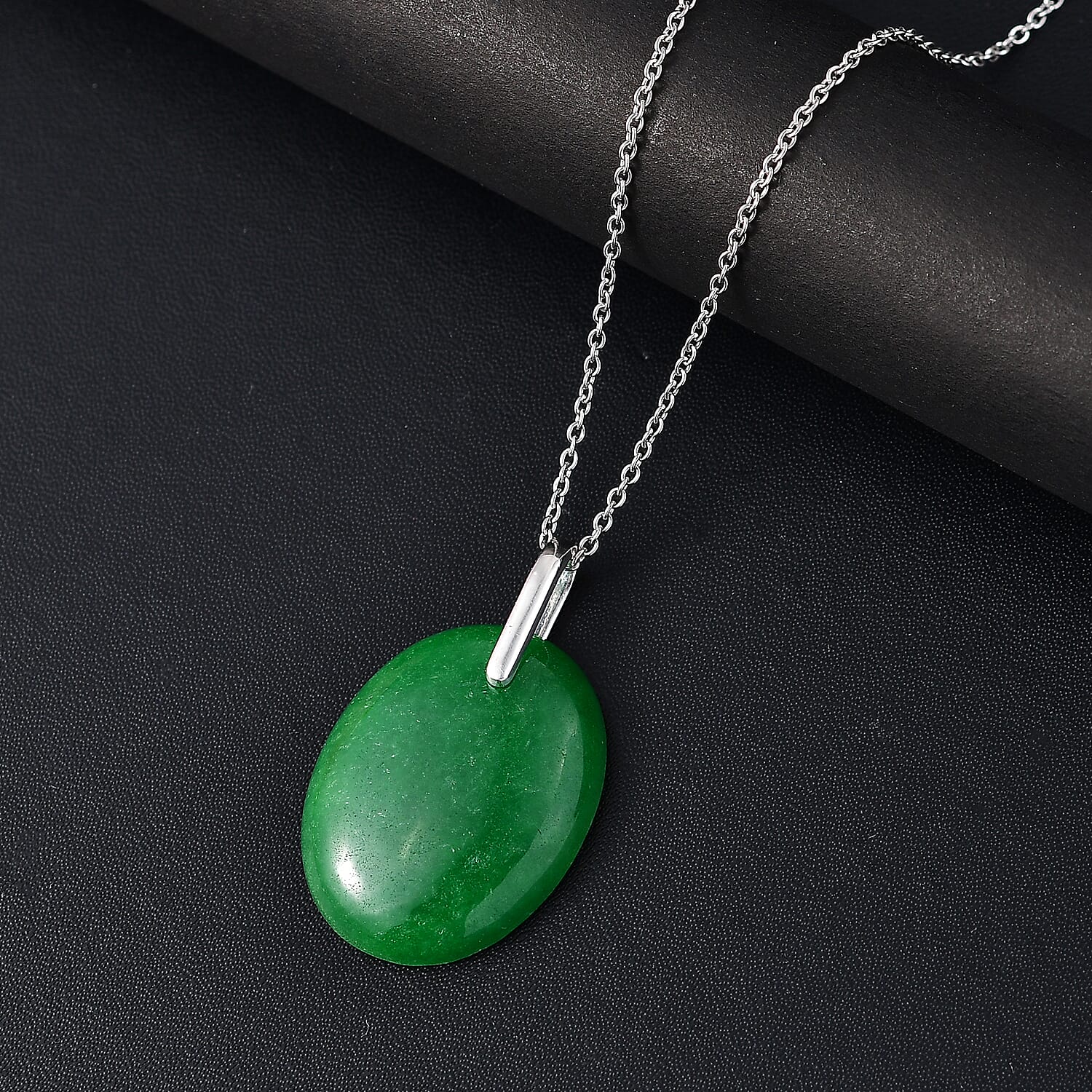 Green Jade Pendant with Chain (Size - 20) 42.80 Ct.