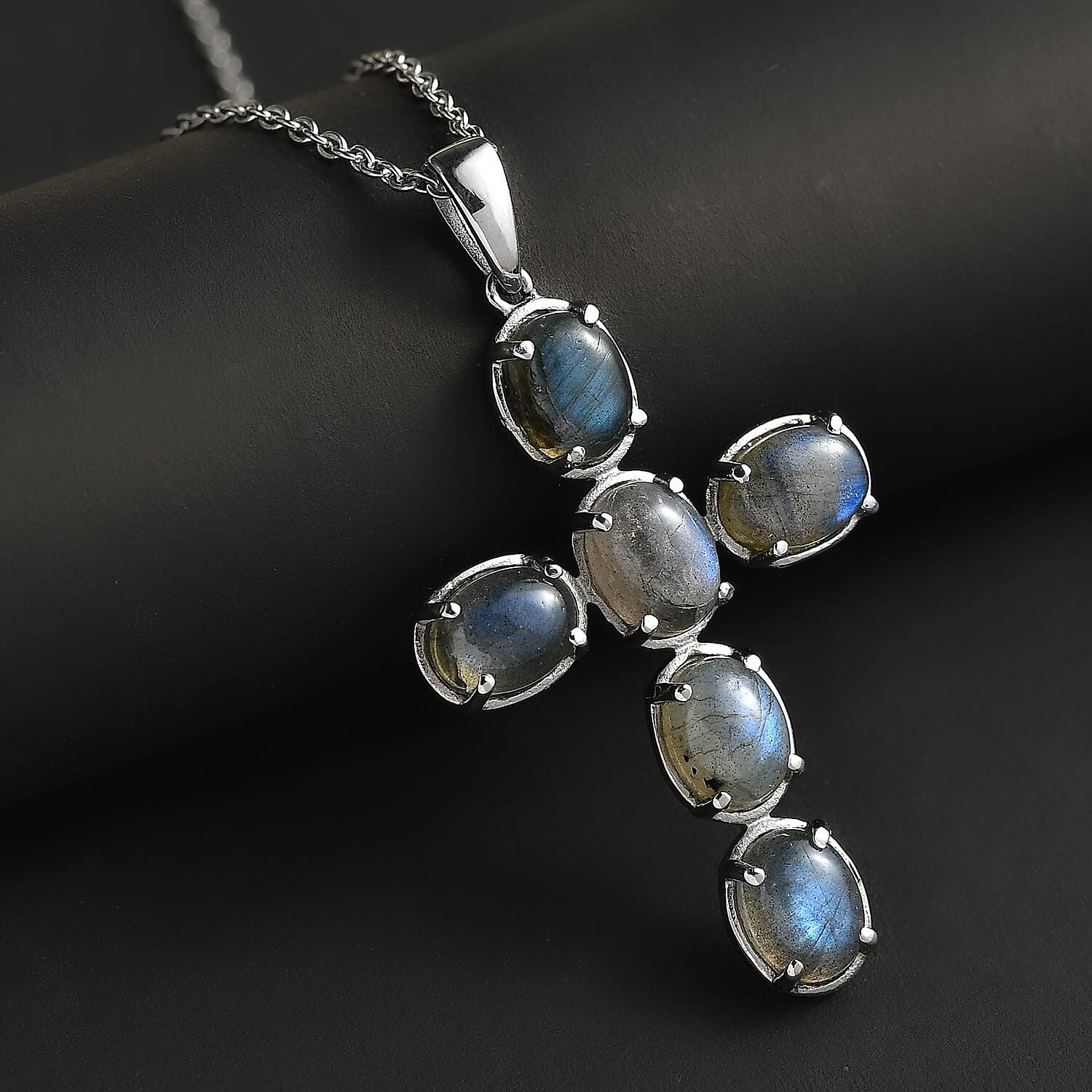 Cross Pendant with Chain (Size - 20) in Silver Tone