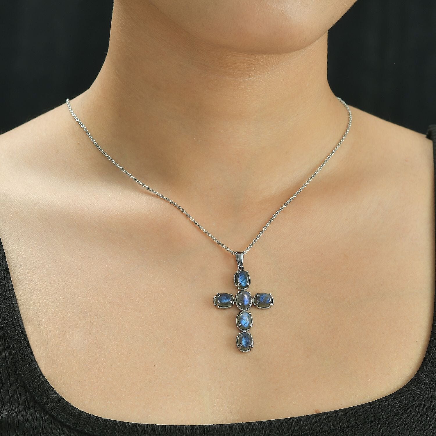 Cross Pendant with Chain (Size - 20) in Silver Tone