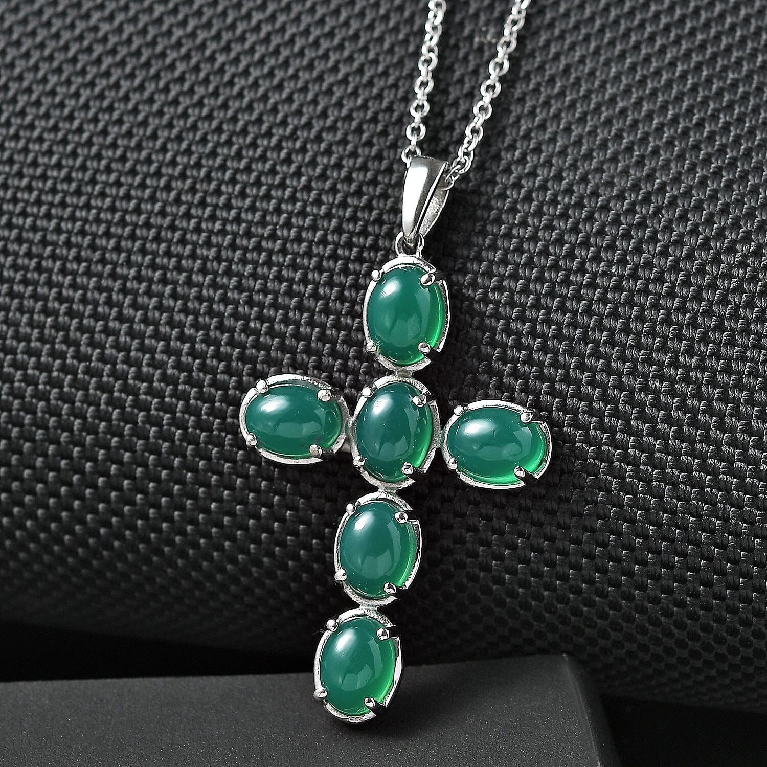 Green Onyx Pendant with Chain (Size - 20) in Silver Tone 0.18 Ct.