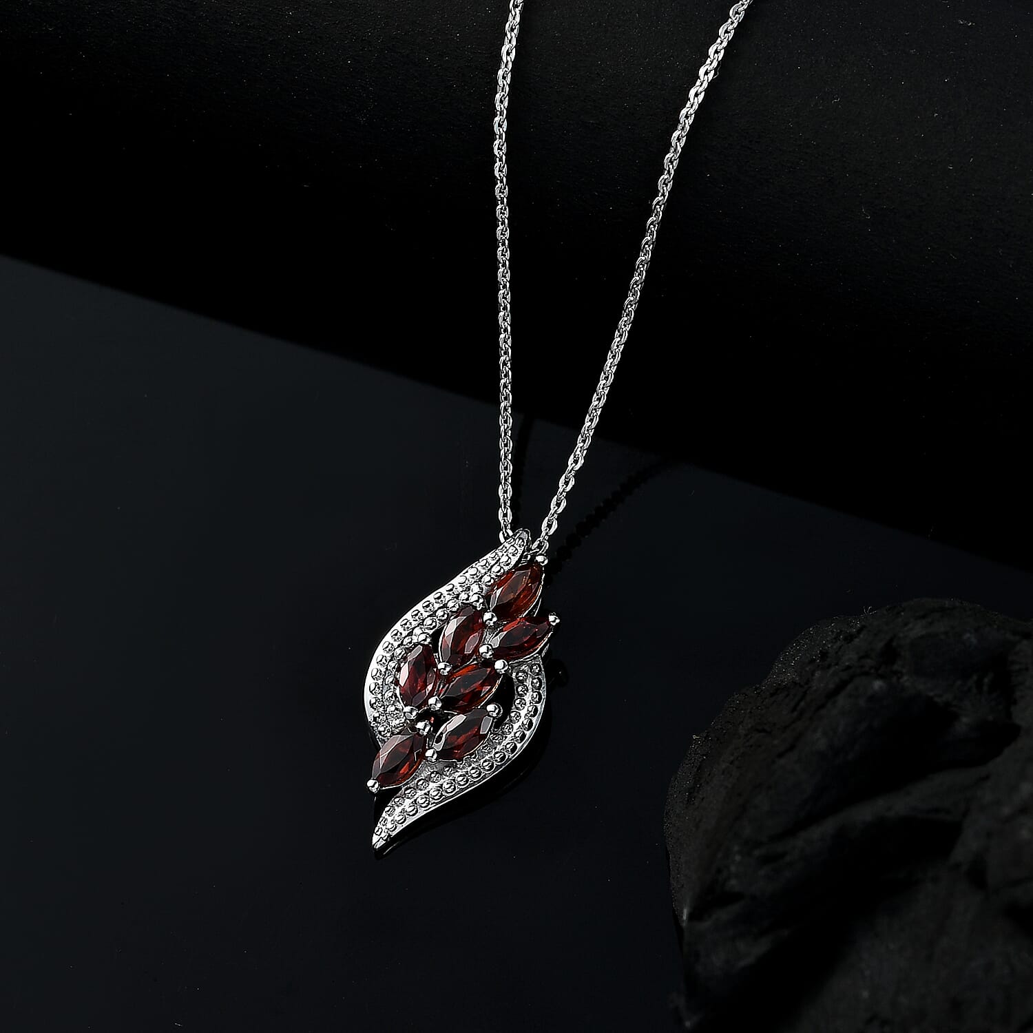 Red Garnet Pendant with Chain (Size 20) in Rhodium Overlay Sterling Silver  Wt. 5.2 Gms  1.400  Ct.