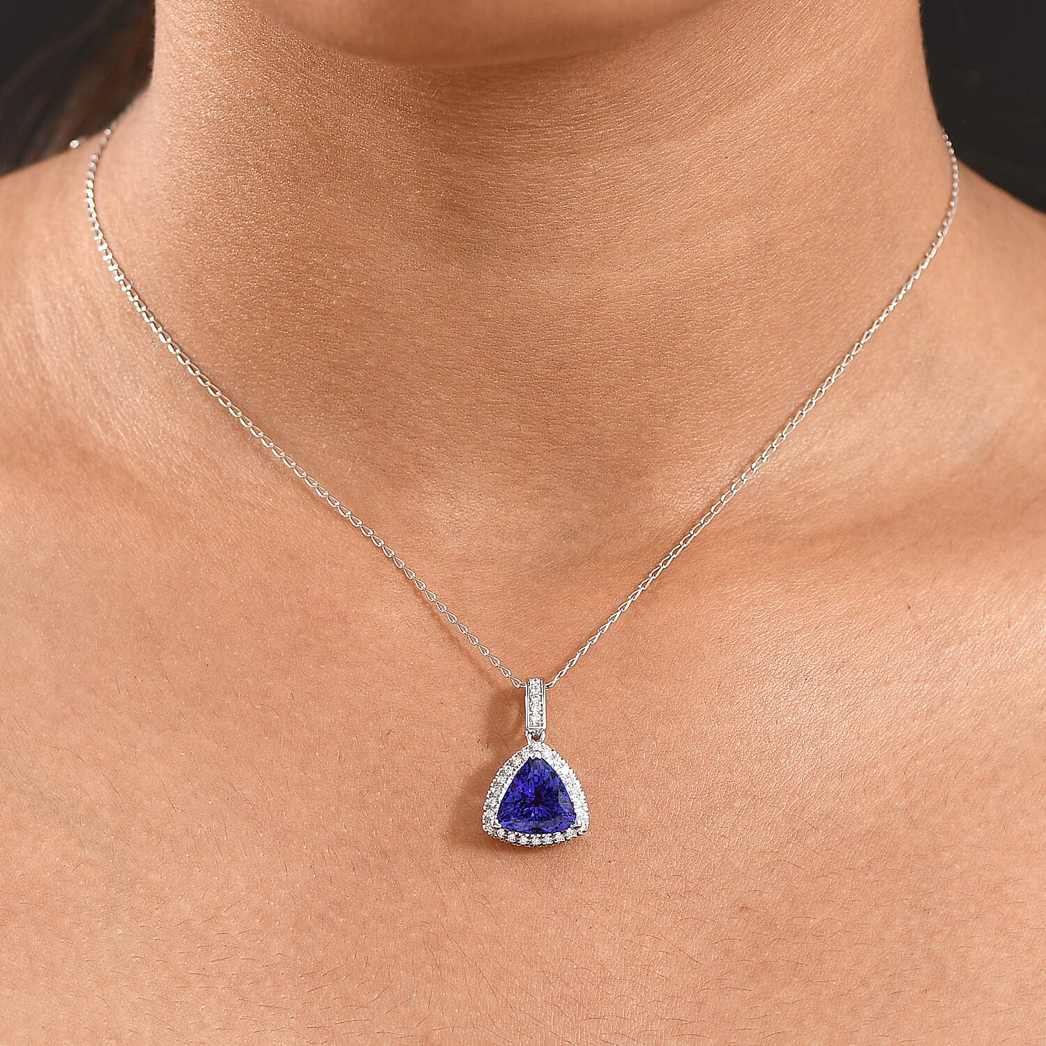 Tanzanite  950 Platinum,  White Diamond Pendant with Chain (Size 20) 0.25ct, Platinum Wt. 5 Gms  3.910  Ct.